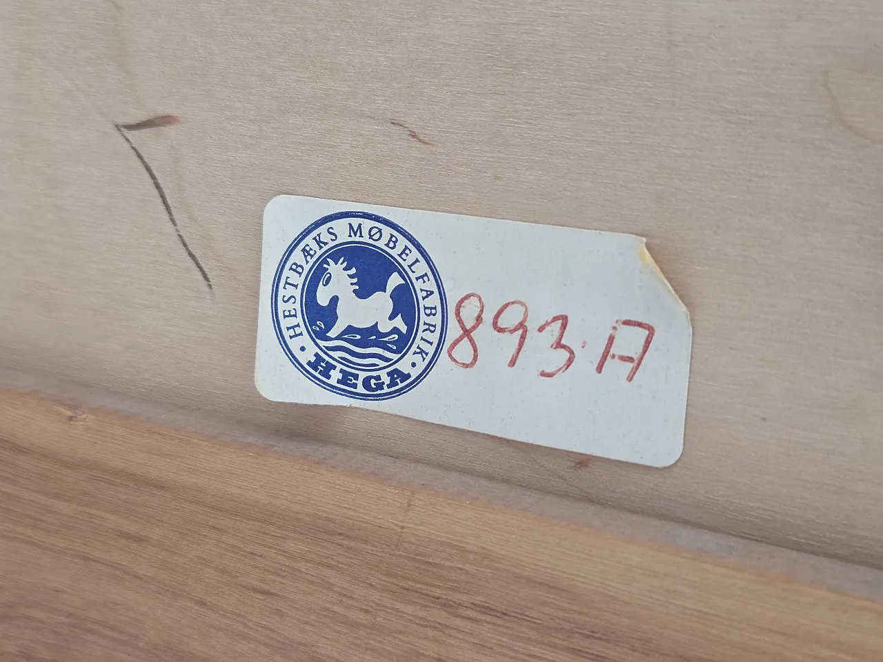 Danish drop-arm daybed by Illum Wikkelsø, wool, 1970s 21