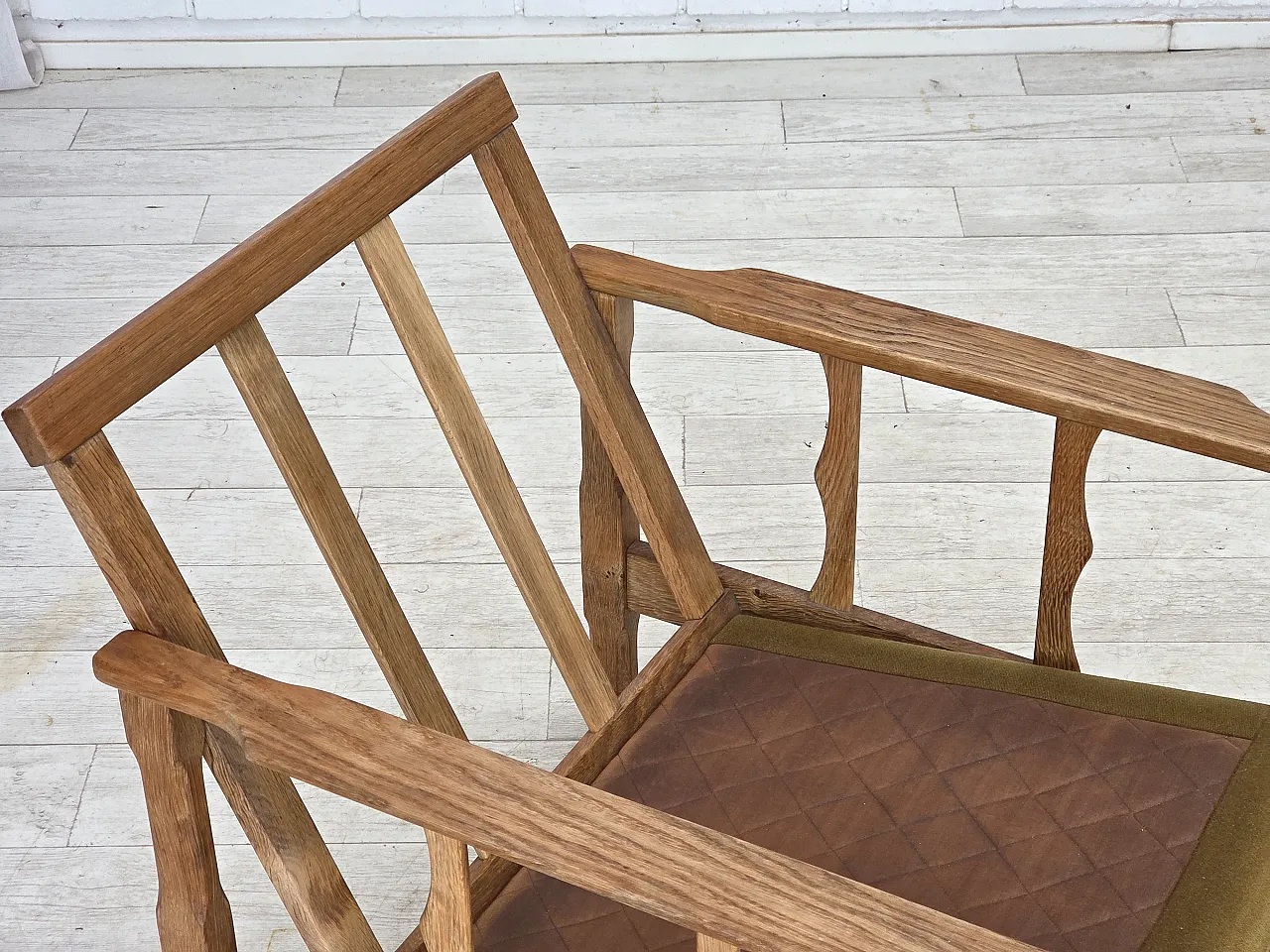 Poltrona danese, lana, legno massello di rovere, anni '70 7