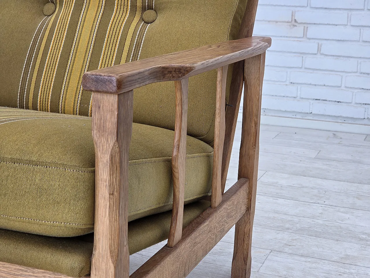 Poltrona danese, lana, legno massello di rovere, anni '70 9