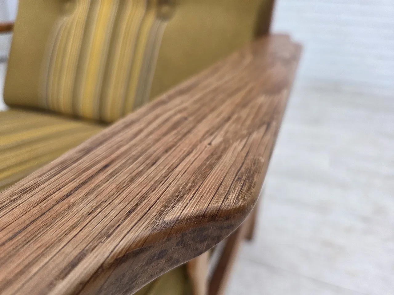 Poltrona danese, lana, legno massello di rovere, anni '70 10