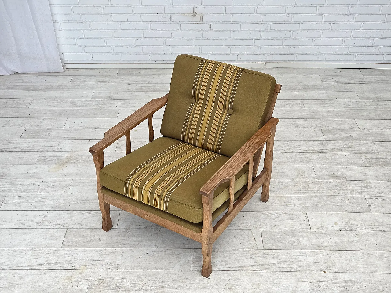 Poltrona danese, lana, legno massello di rovere, anni '70 17