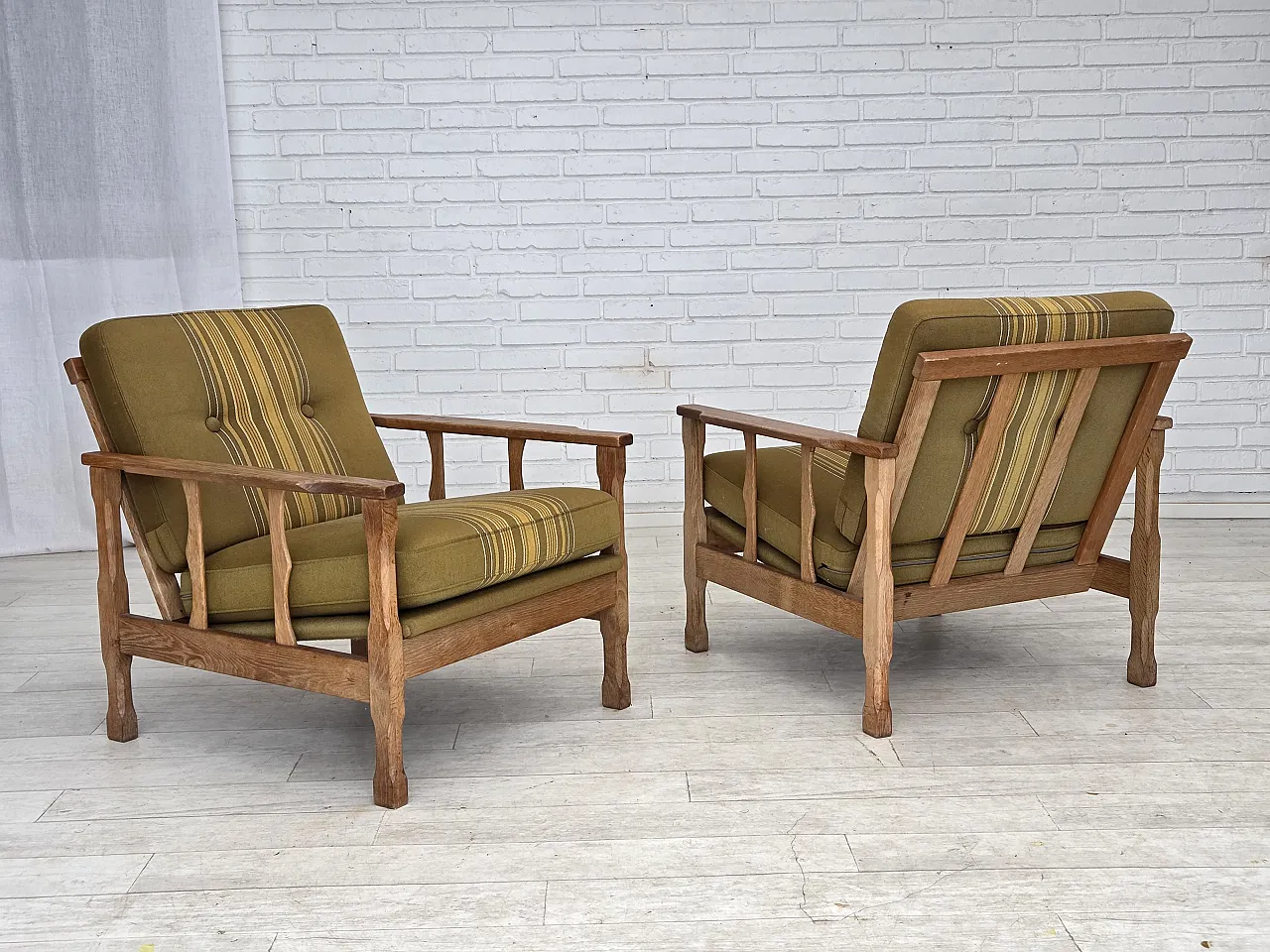 Poltrona danese, lana, legno massello di rovere, anni '70 19