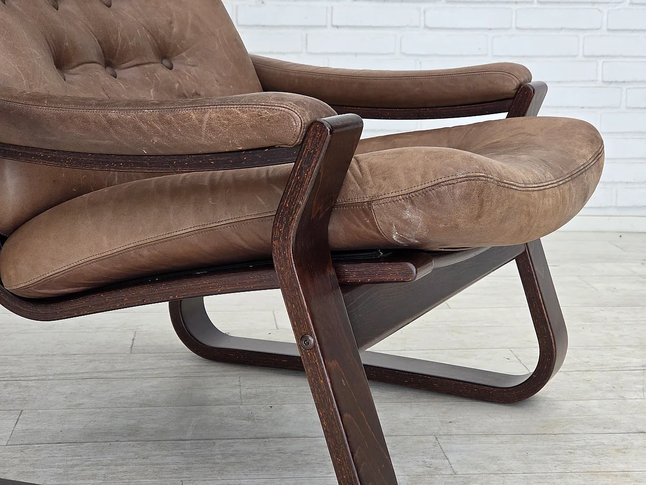 Danish lounge chair by Georg Thams, , leather, 1970s 3