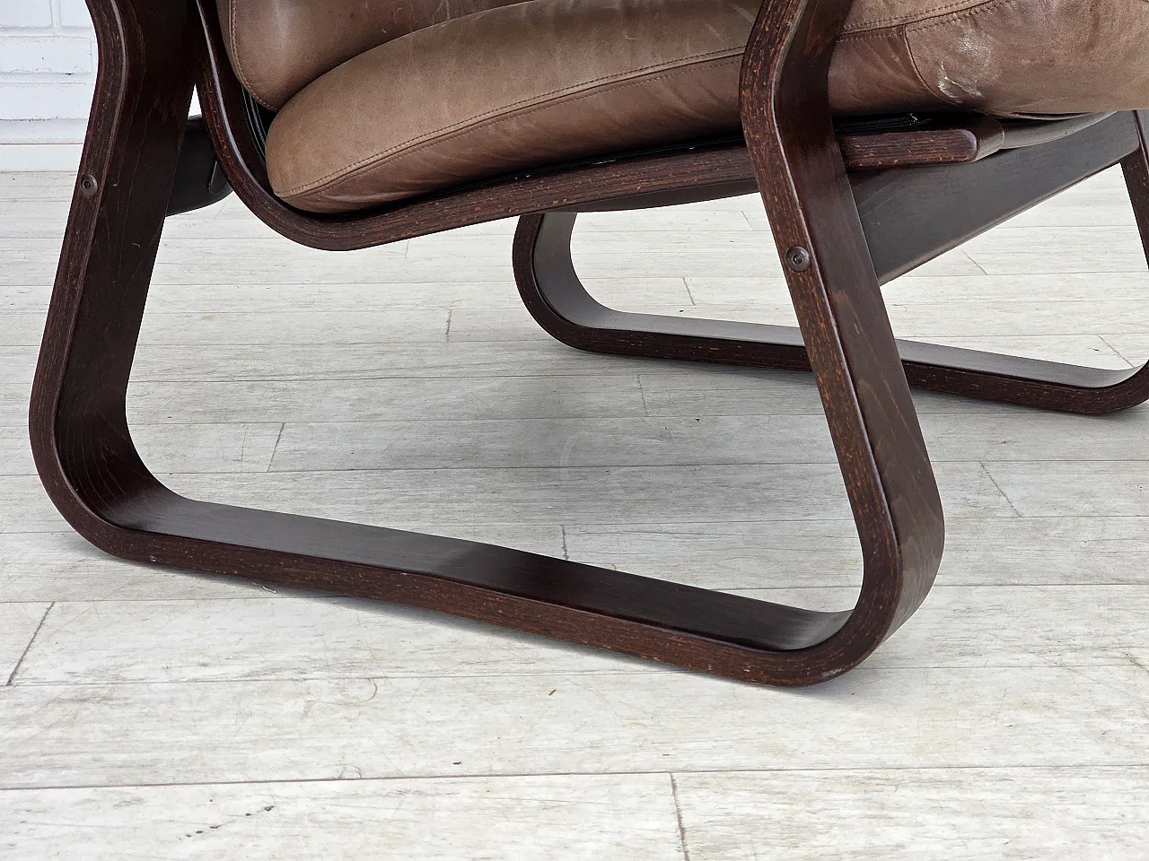 Danish lounge chair by Georg Thams, , leather, 1970s 5