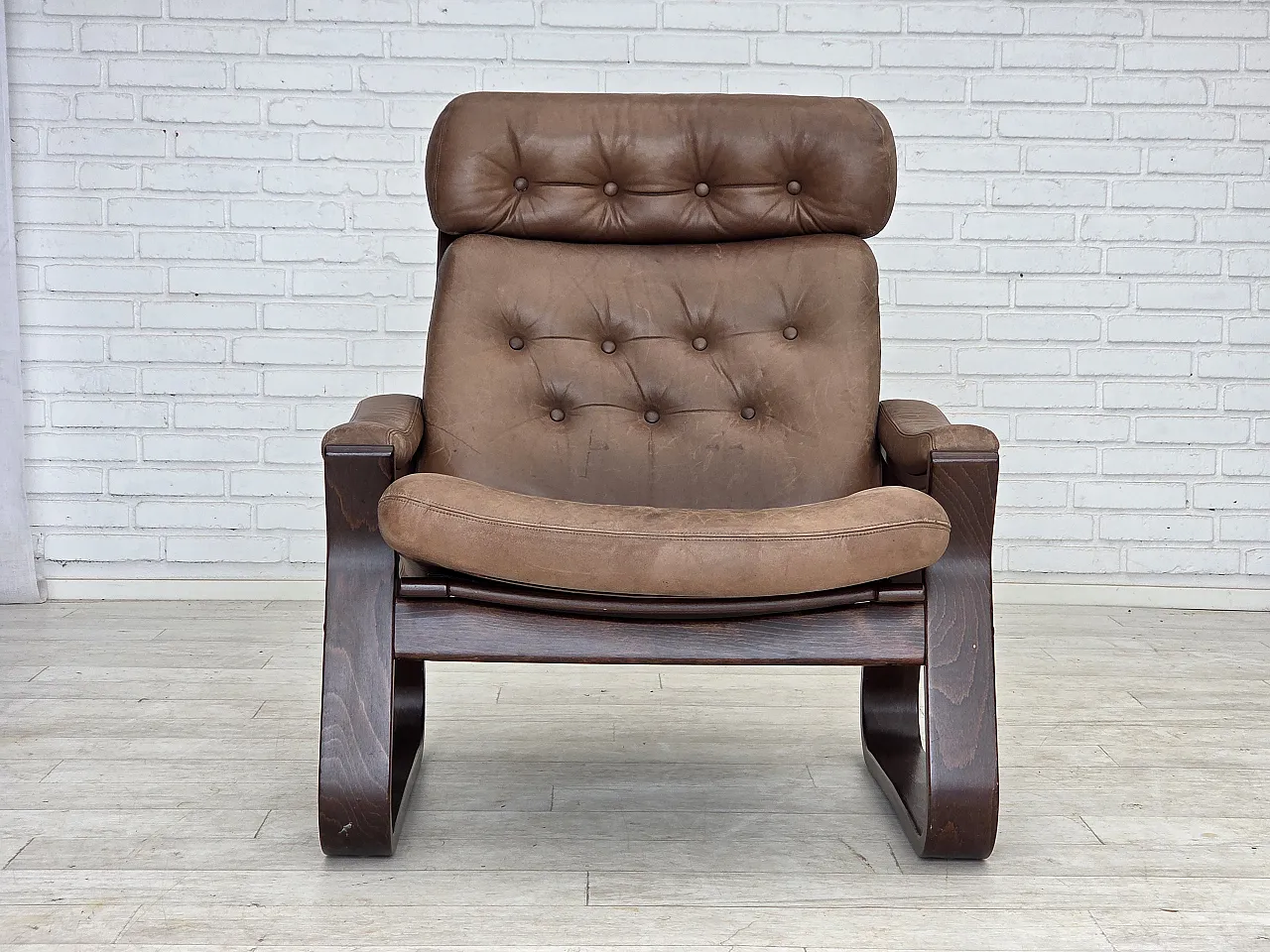 Danish lounge chair by Georg Thams, , leather, 1970s 11
