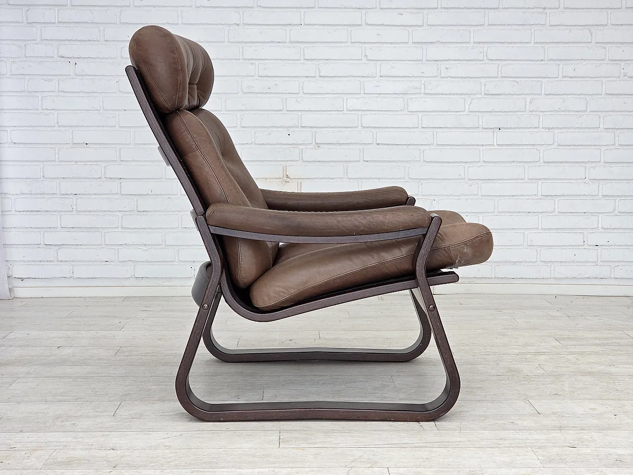 Danish lounge chair by Georg Thams, , leather, 1970s 13