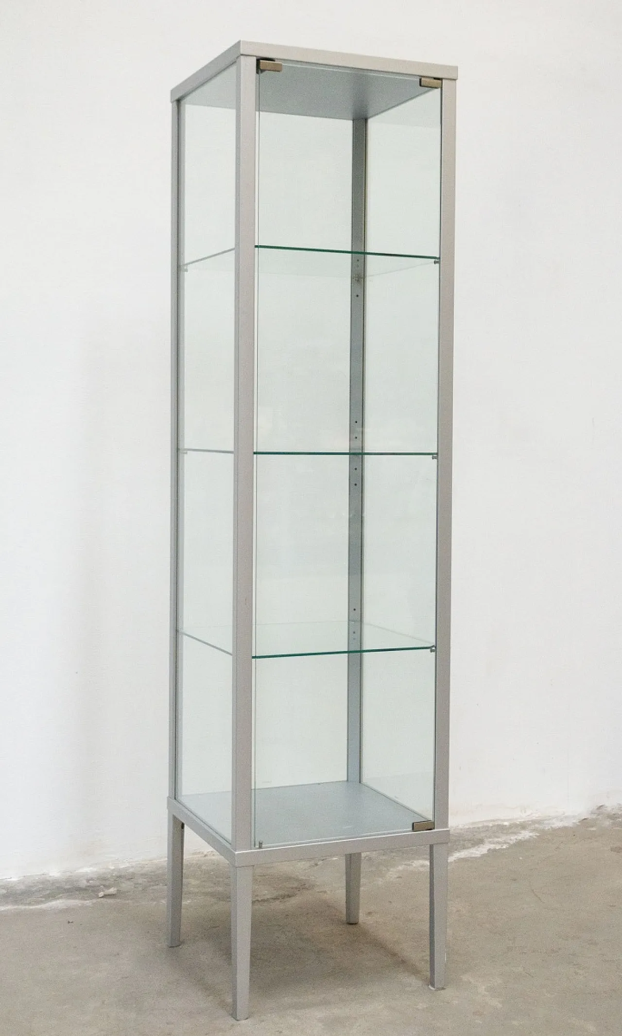 Silver lacquered wooden display case, 20th century 3
