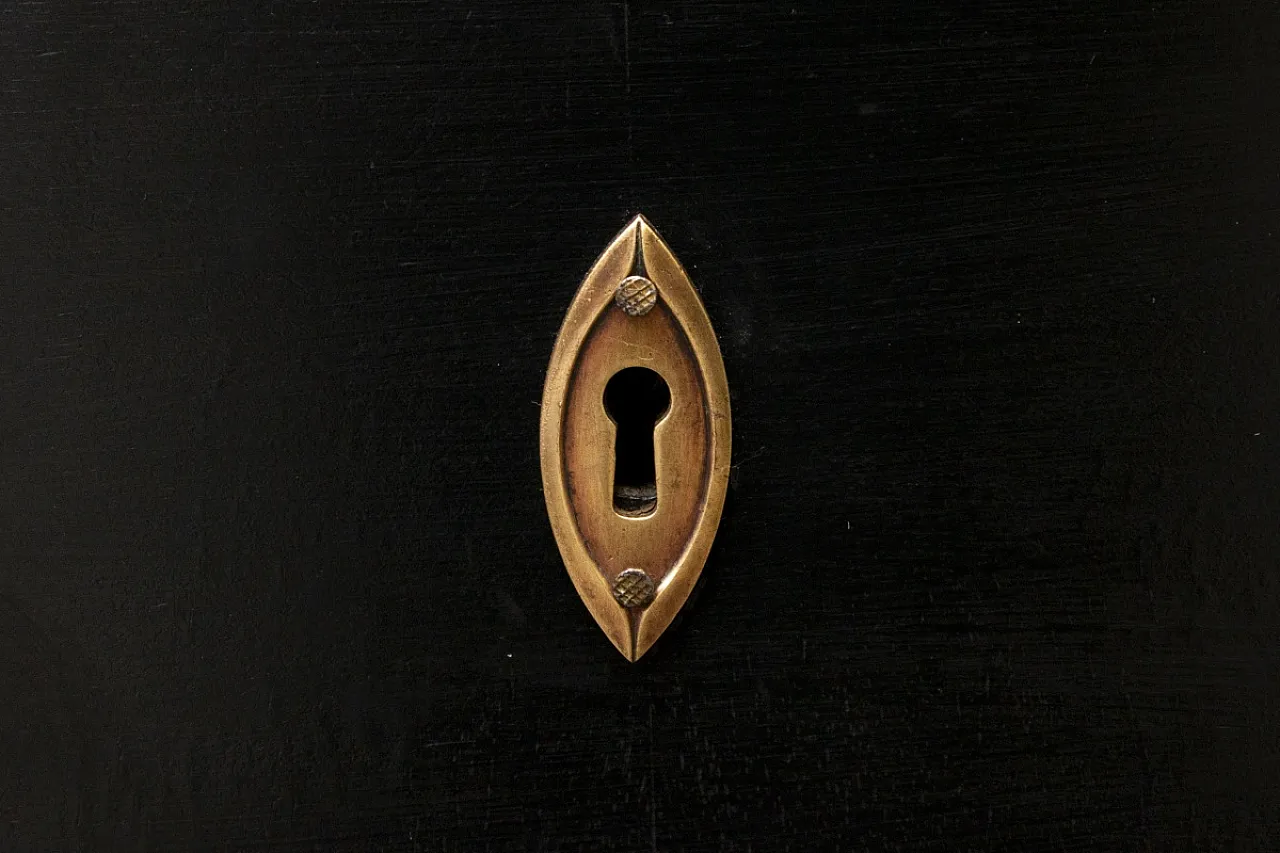 Carved dresser, early 20th century 10