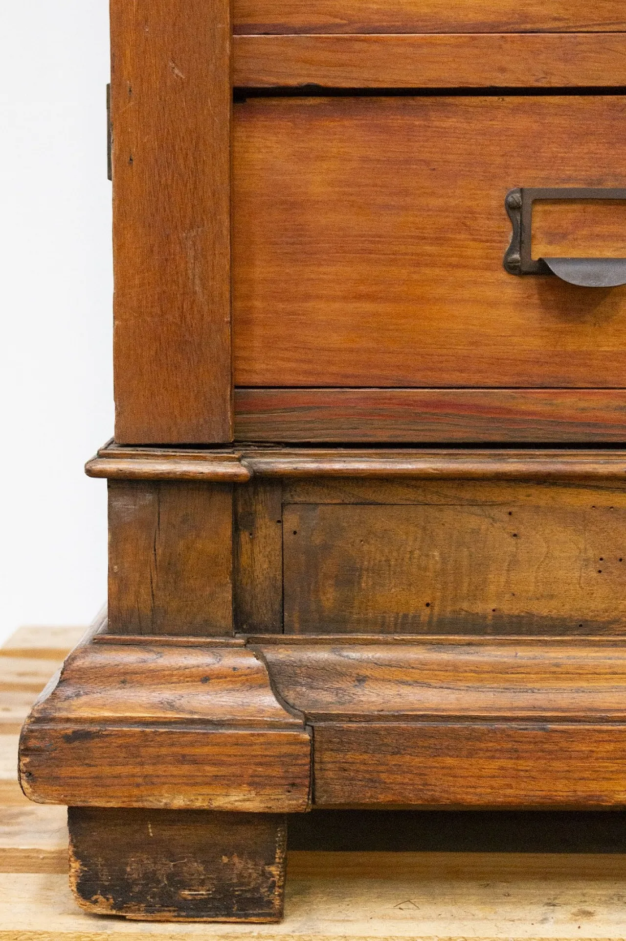 Solid oak filing cabinet, early 20th century 10