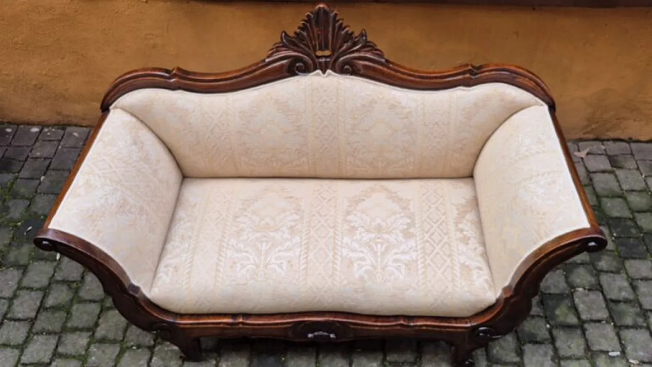 Luigi Filippo walnut boat sofa, 19th century 3
