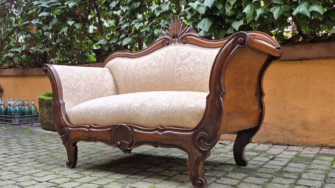 Luigi Filippo walnut boat sofa, 19th century 10