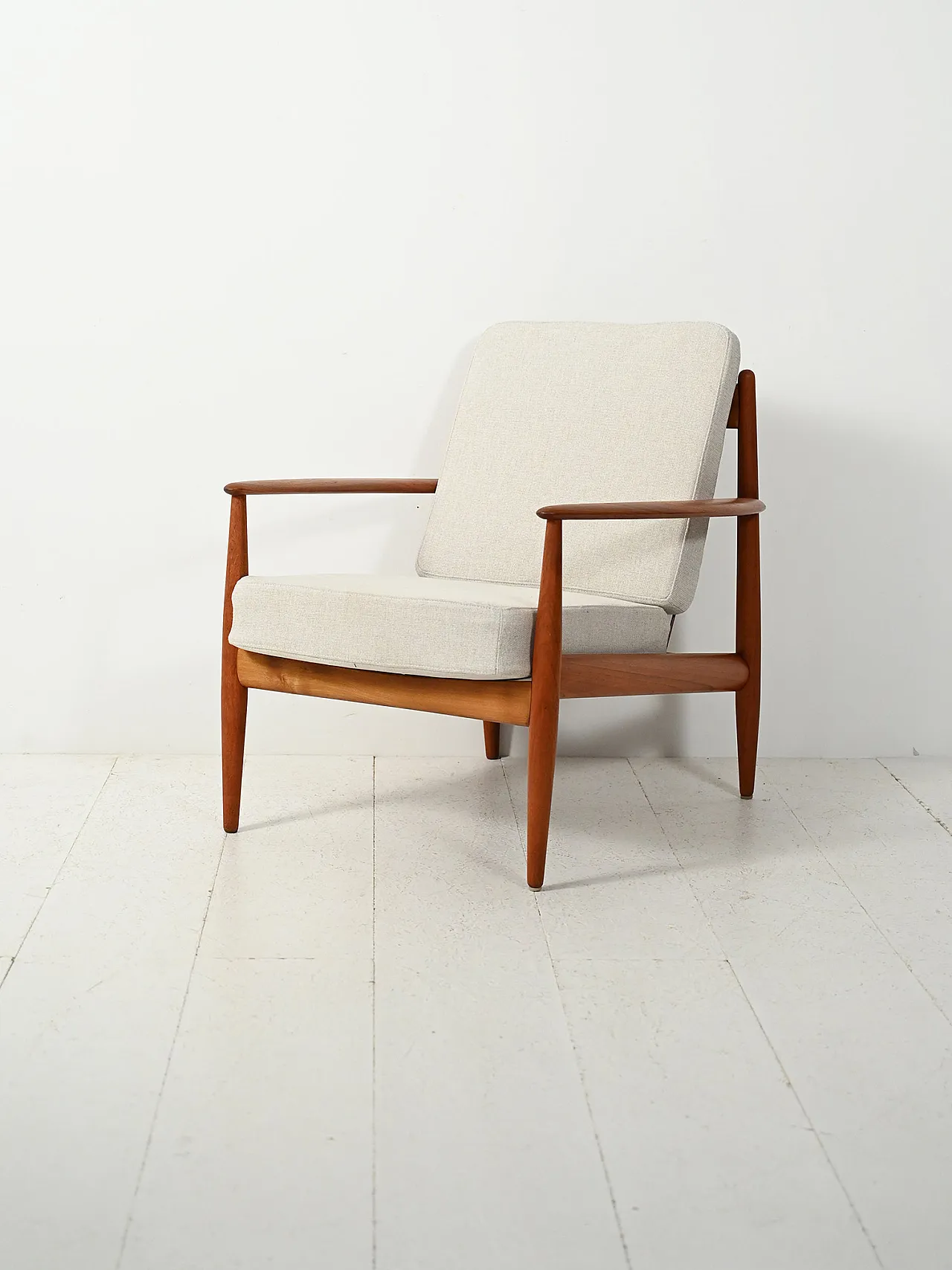 Danish armchair model “118” by Grete Jalk 1
