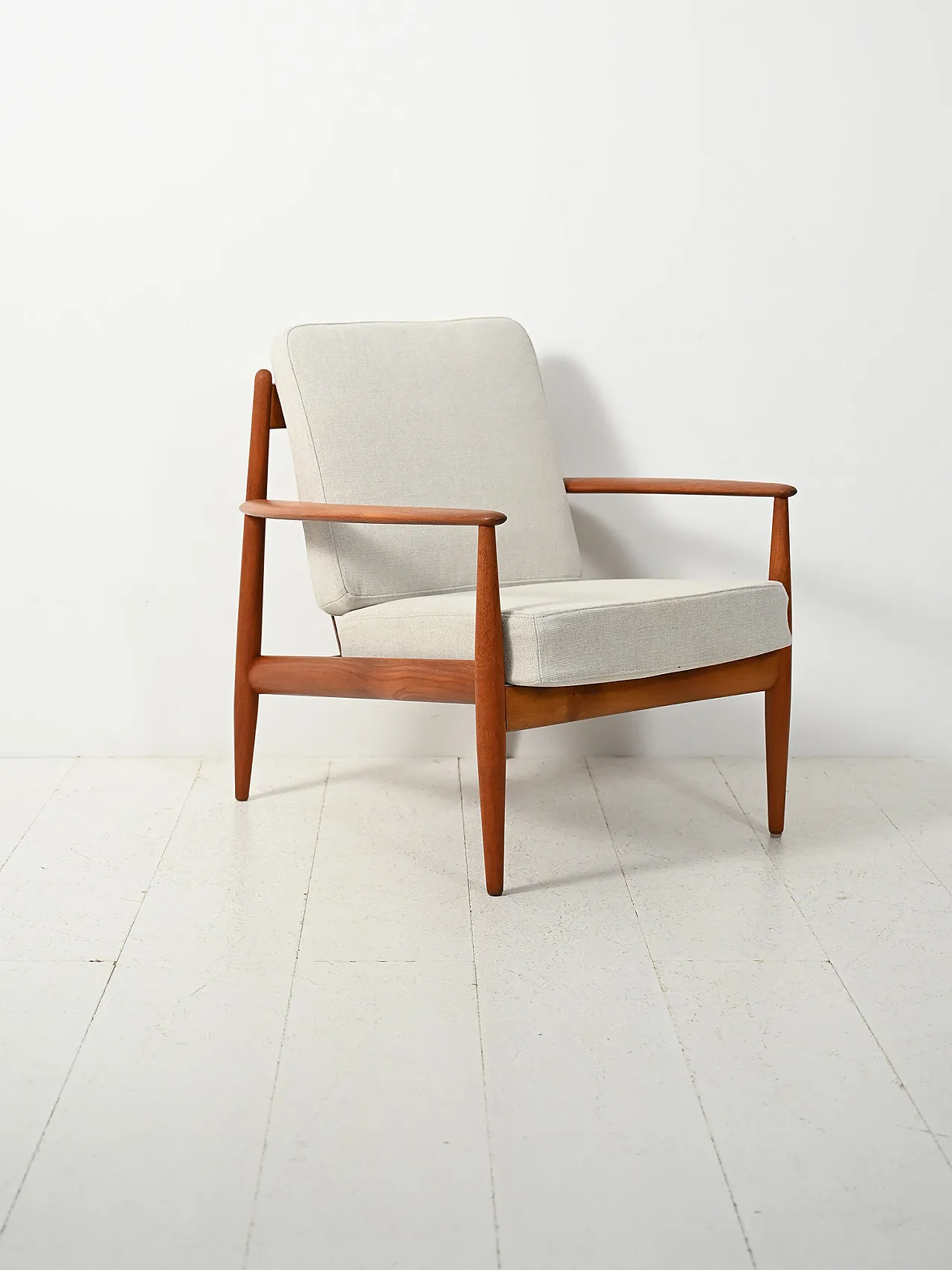 Danish armchair model “118” by Grete Jalk 3