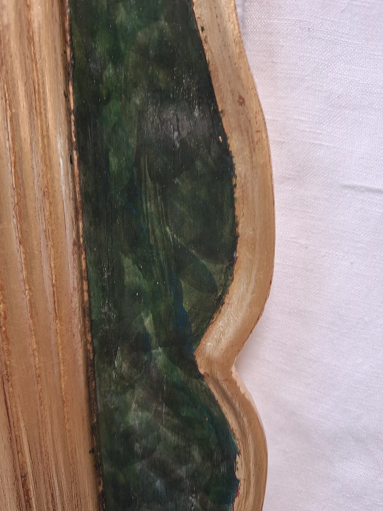 Oil on deco canvas depicting a woman with a carved and gilded frame 11