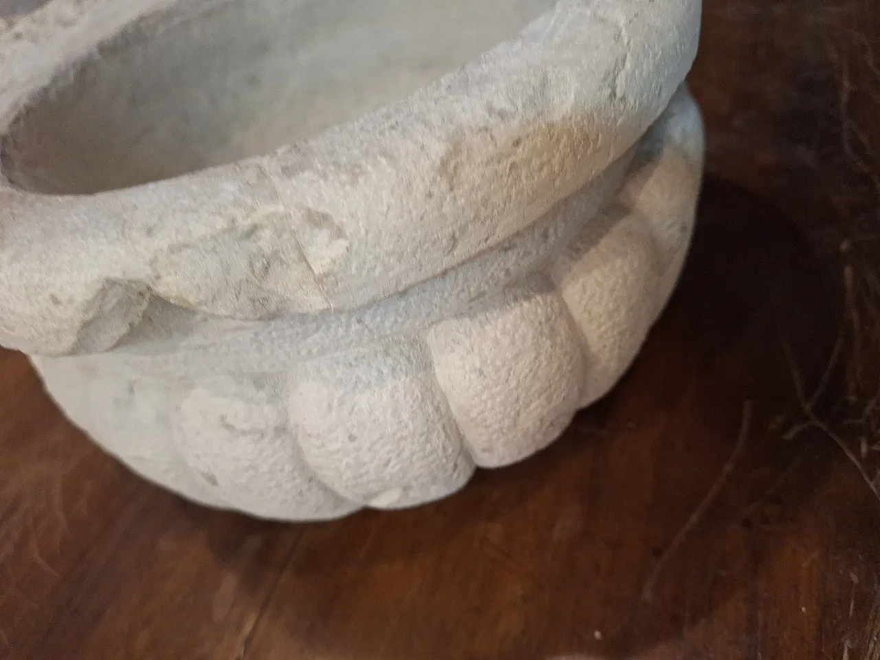 Marble wall stoup, 18th century 1