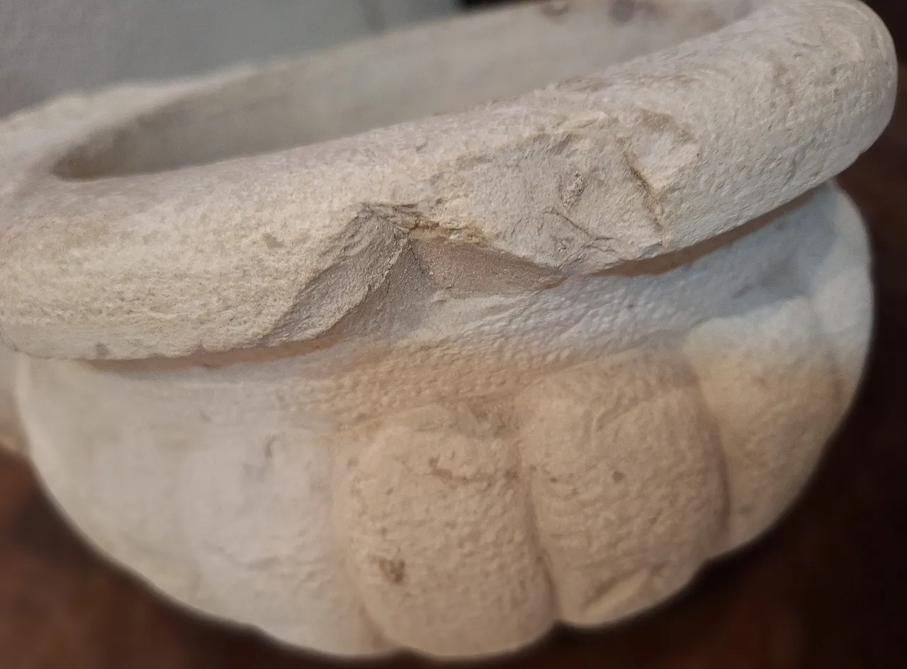 Marble wall stoup, 18th century 2