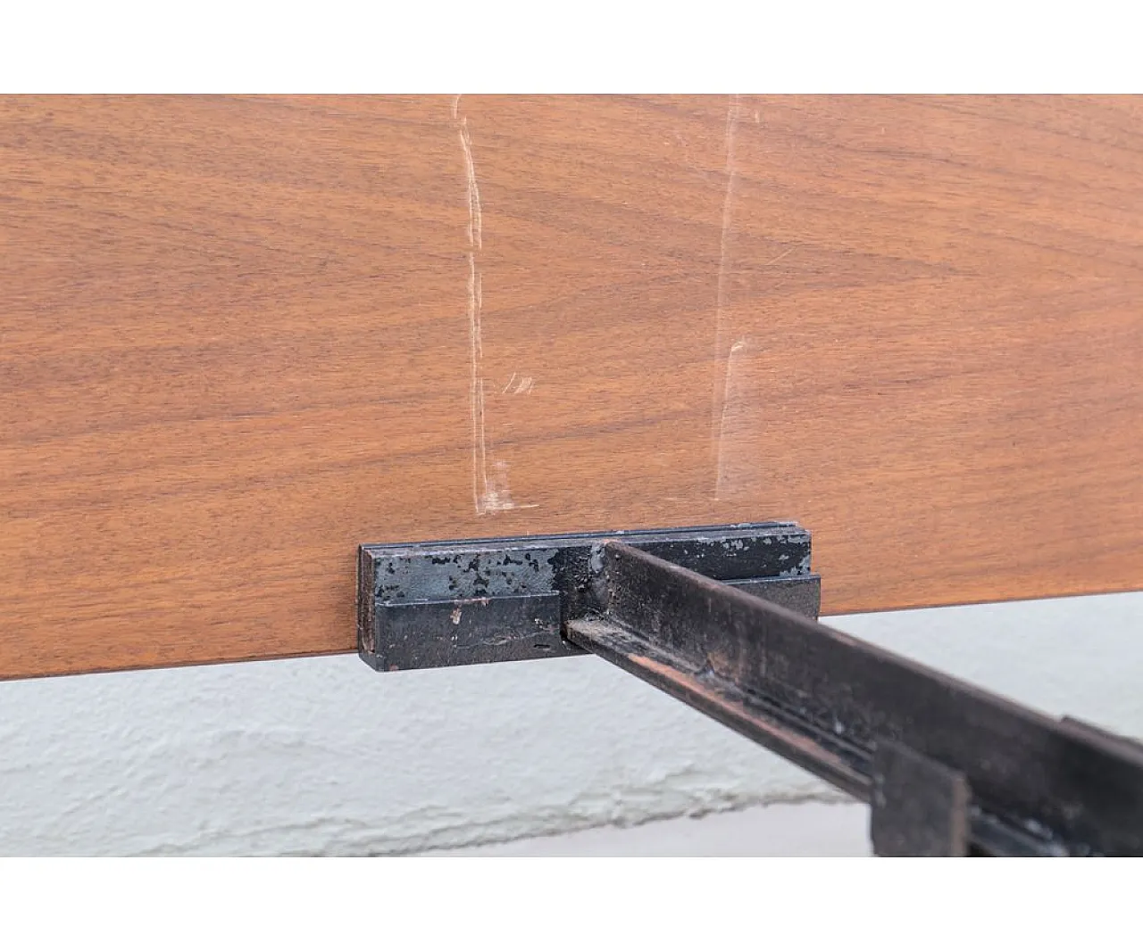 LT25 double bed in walnut by Ezio and Roberto Poggi, 1960 10