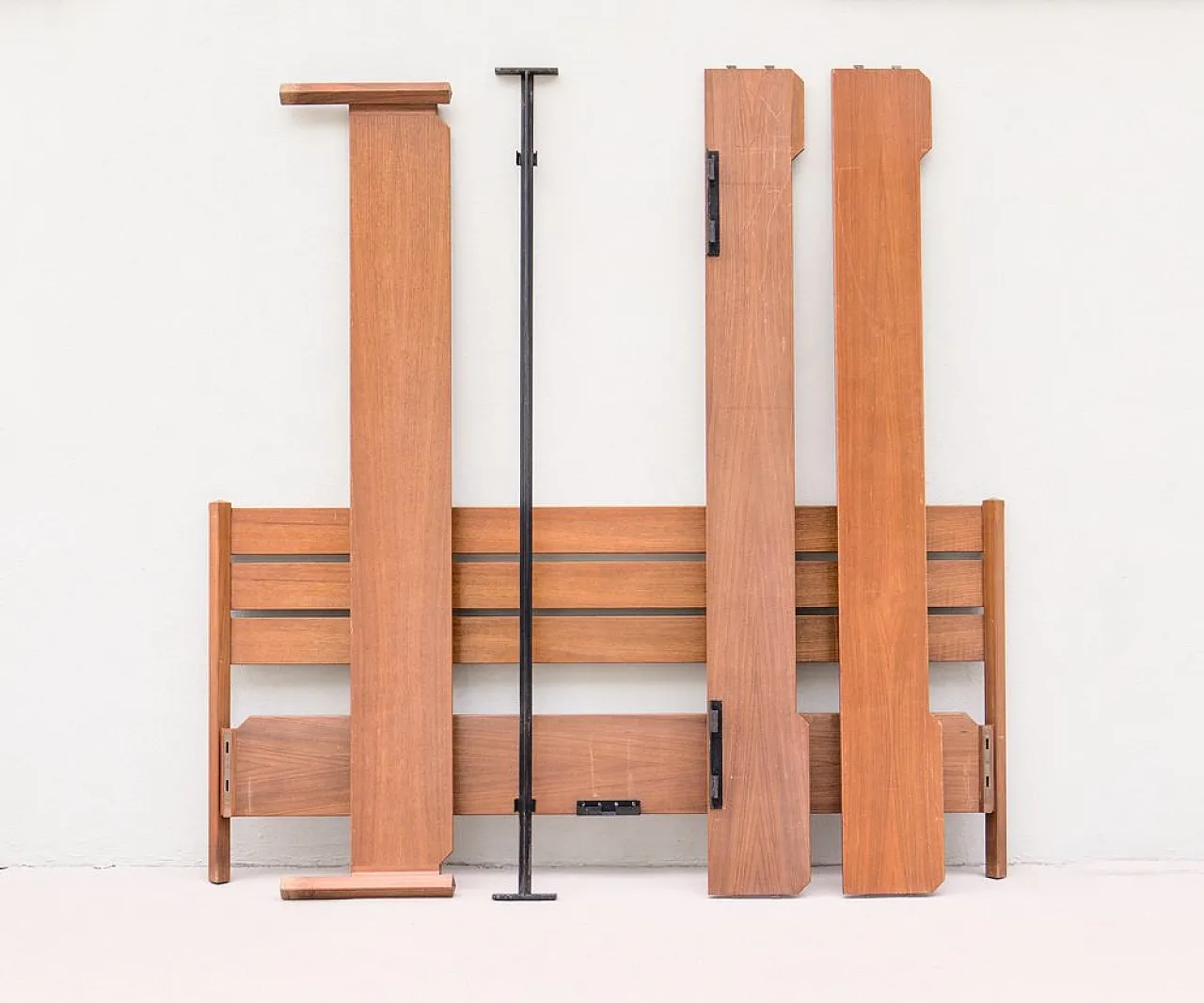 LT25 double bed in walnut by Ezio and Roberto Poggi, 1960 16