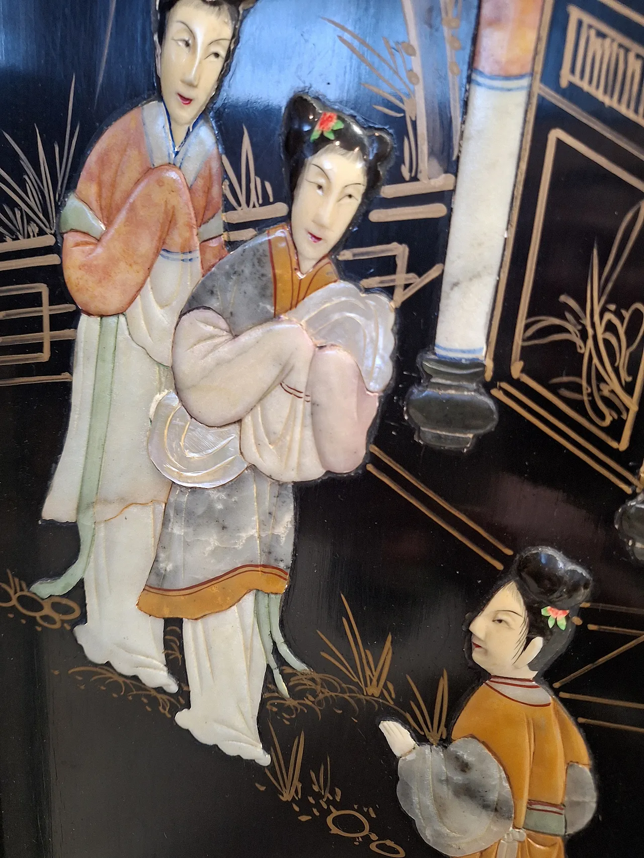 Paravento orientale in lacca con decorazioni in pietra, anni '50 1