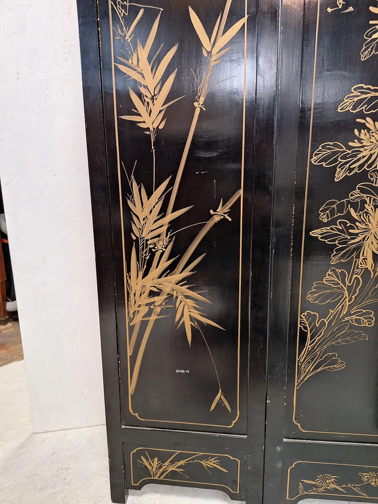 Paravento orientale in lacca con decorazioni in pietra, anni '50 7