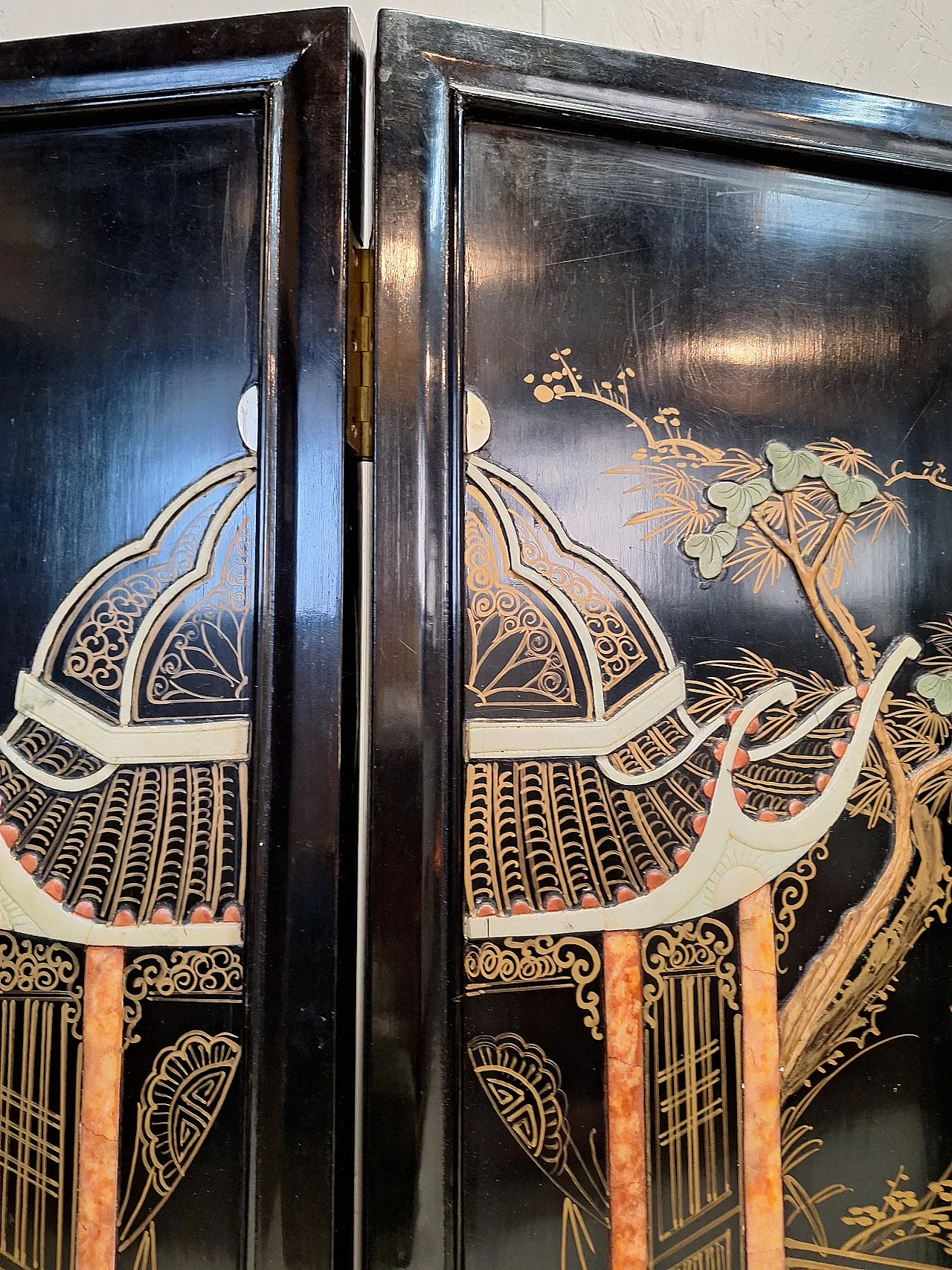 Paravento orientale in lacca con decorazioni in pietra, anni '50 12