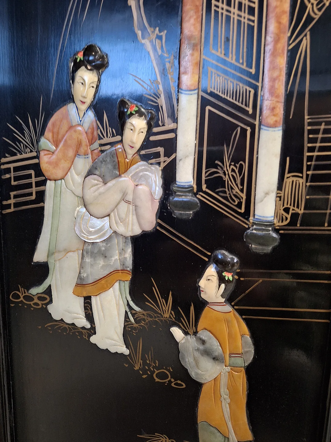 Paravento orientale in lacca con decorazioni in pietra, anni '50 16