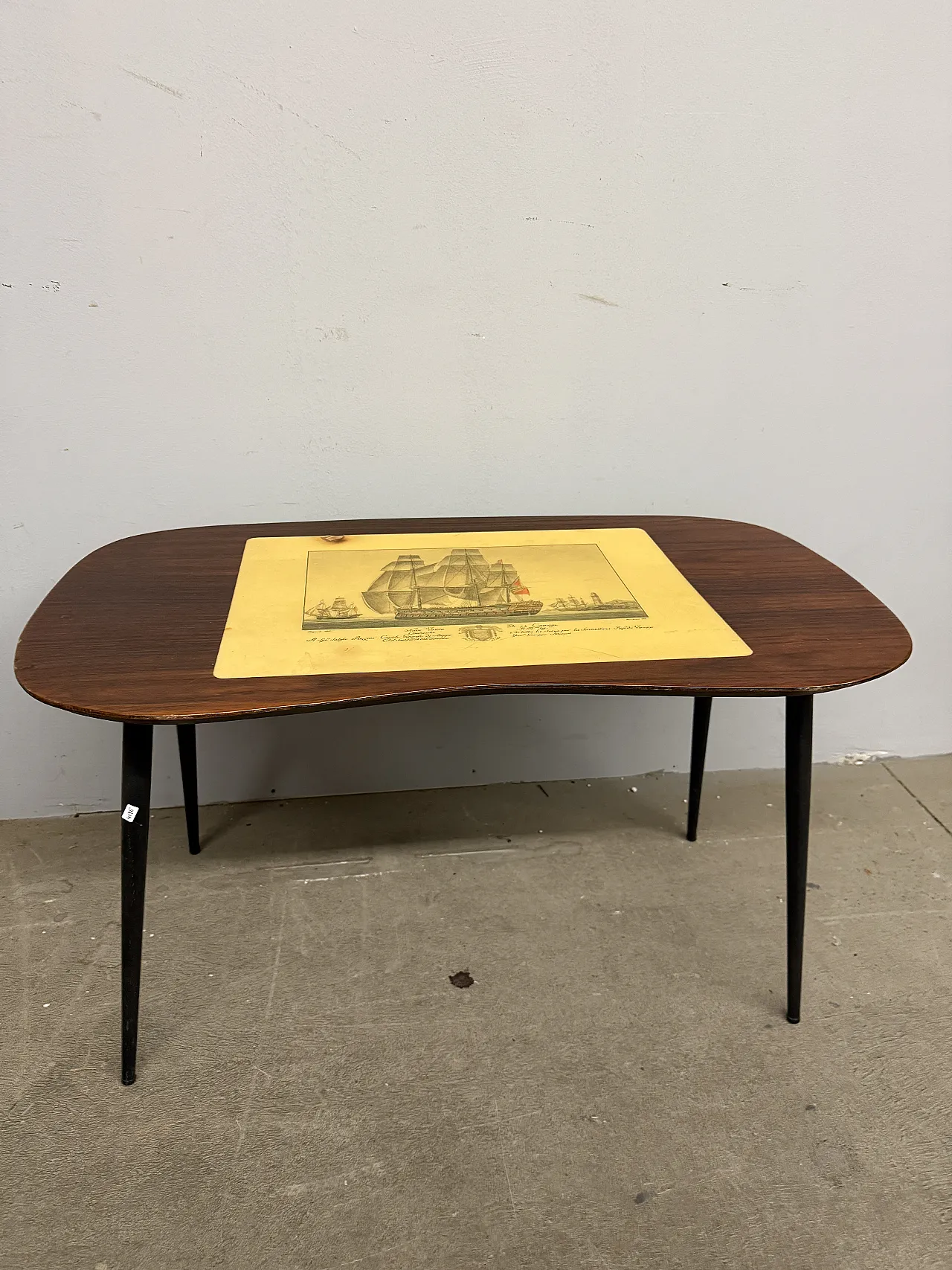 Mid century coffee table in bean-shaped walnut, 50s 1