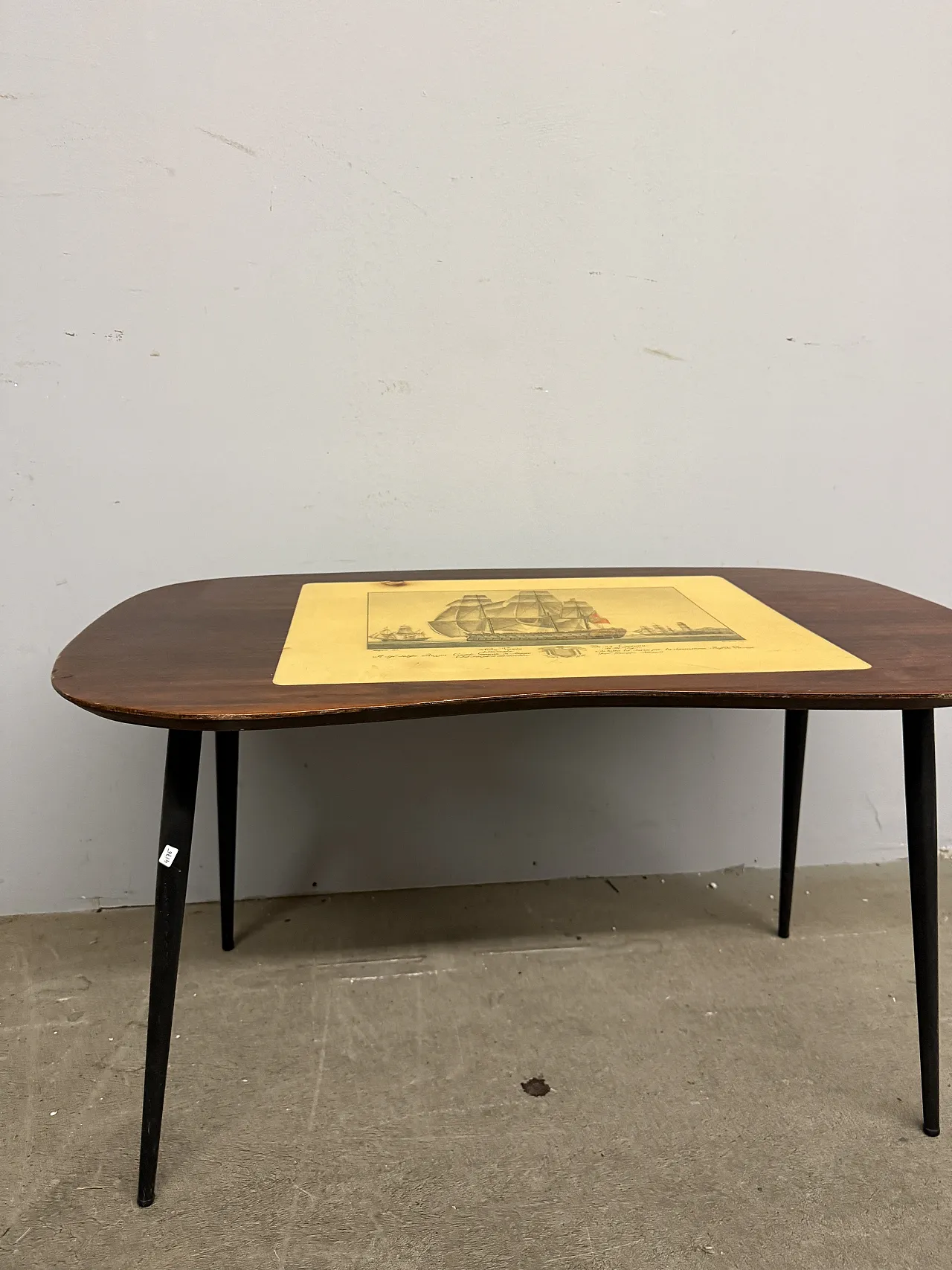 Mid century coffee table in bean-shaped walnut, 50s 2