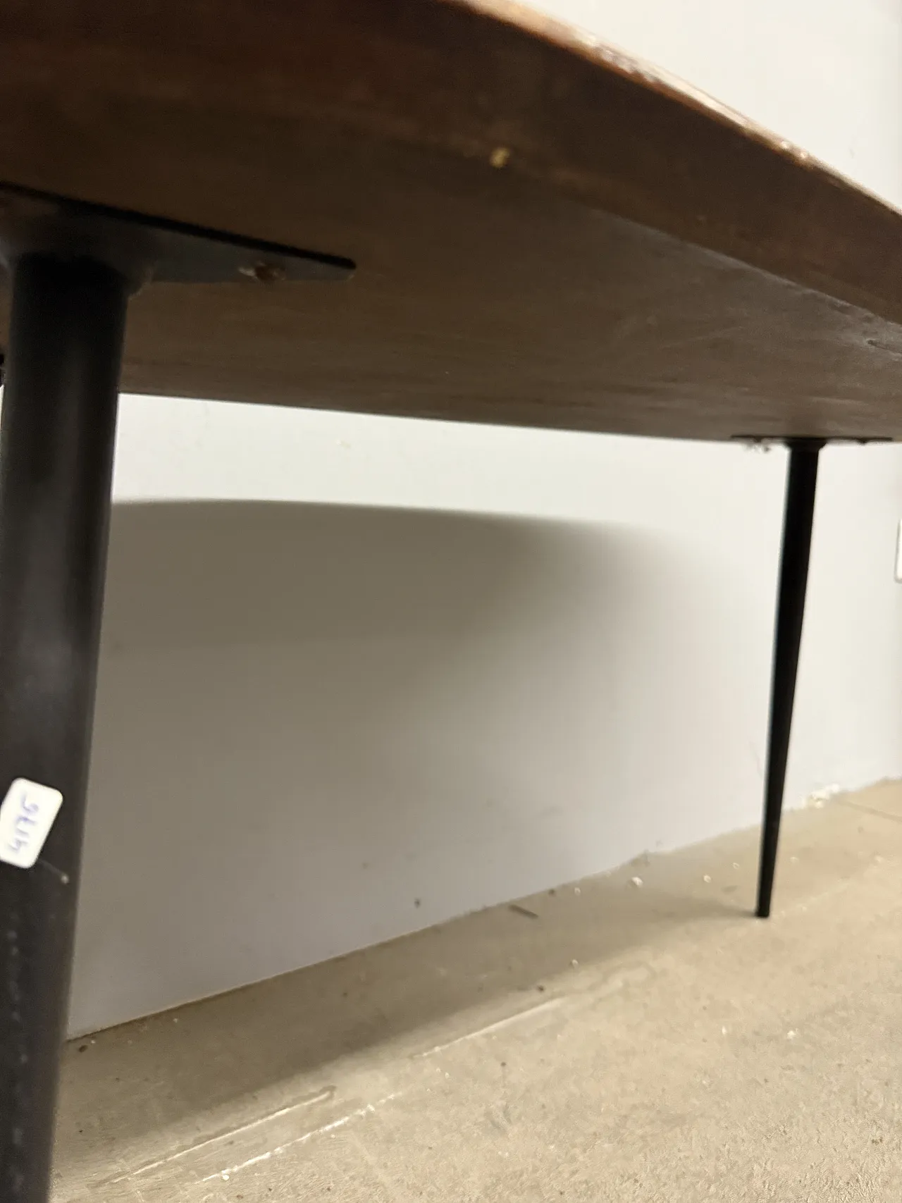 Mid century coffee table in bean-shaped walnut, 50s 12