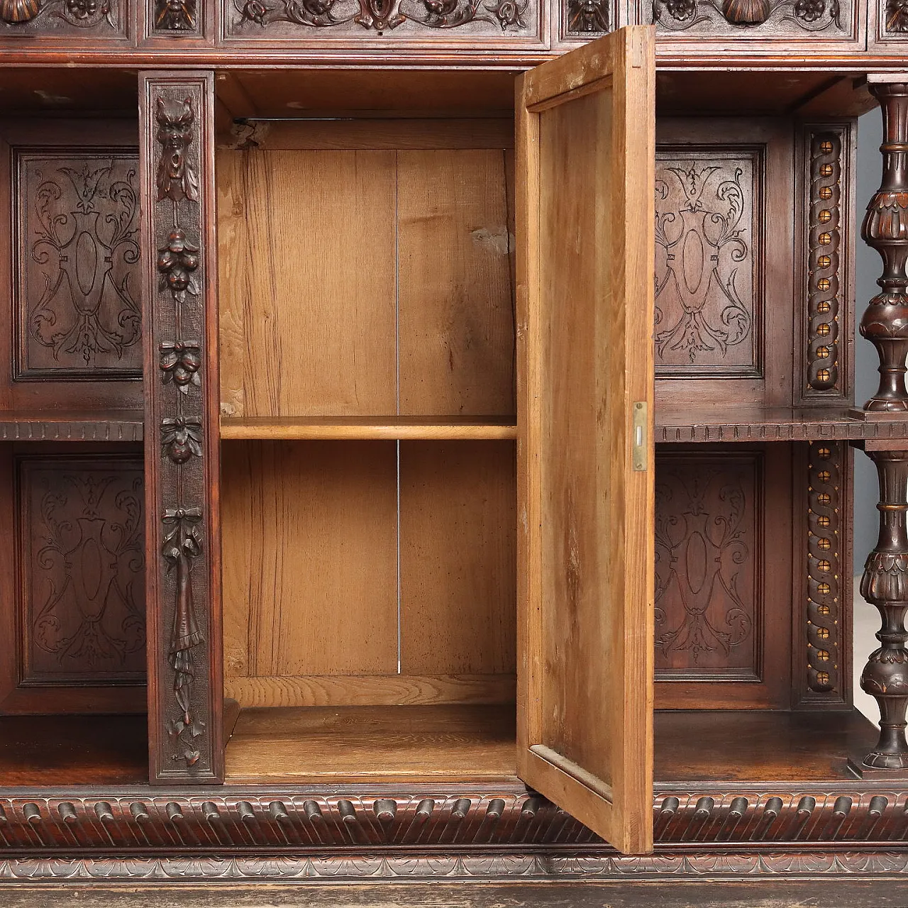 Coppia di credenze neobarocche in legno, fine '800 5