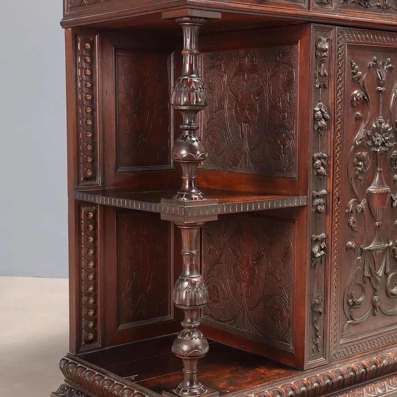 Coppia di credenze neobarocche in legno, fine '800 8