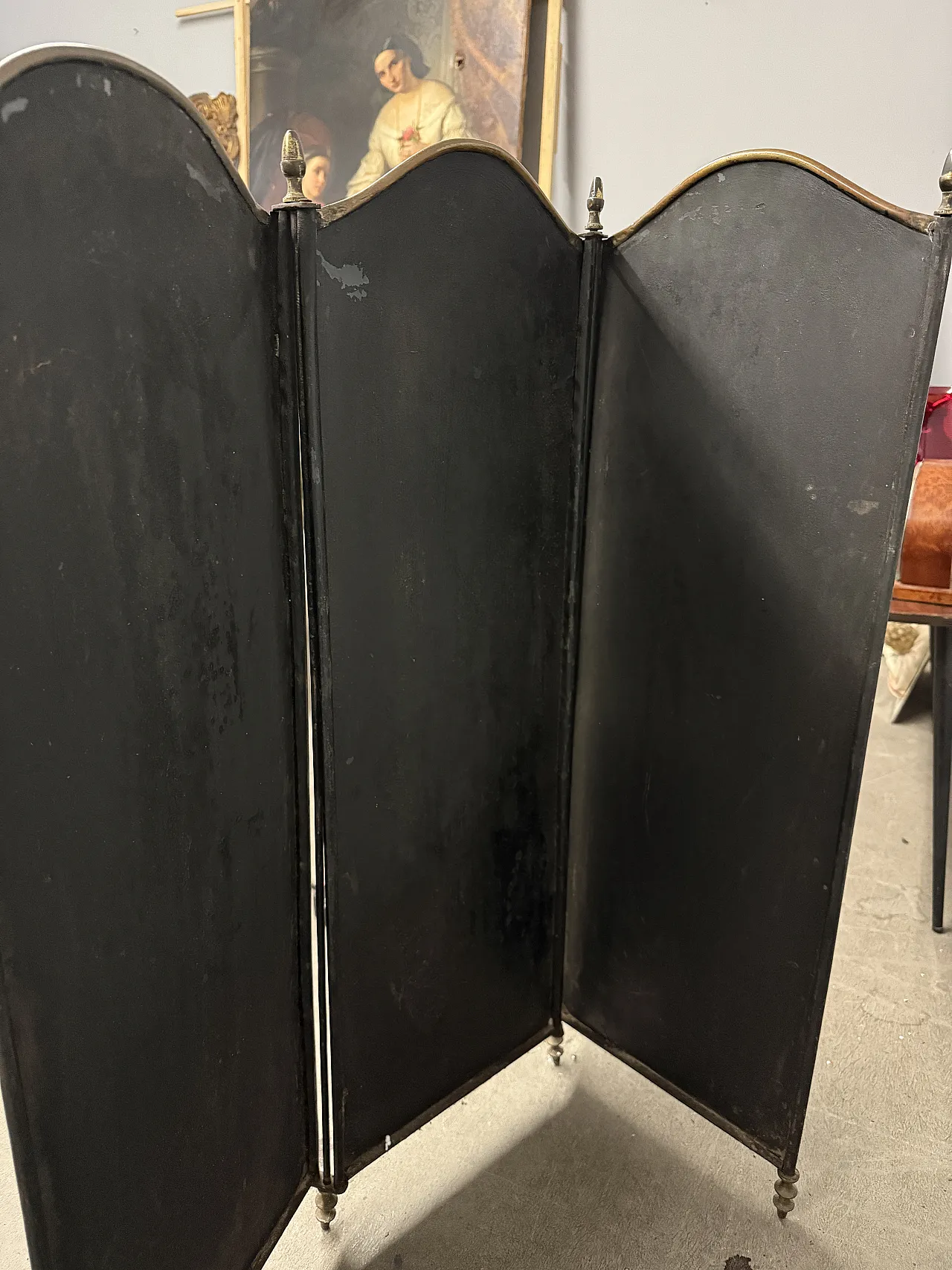 Gold-painted iron and metal fireplace screen, 19th century 6