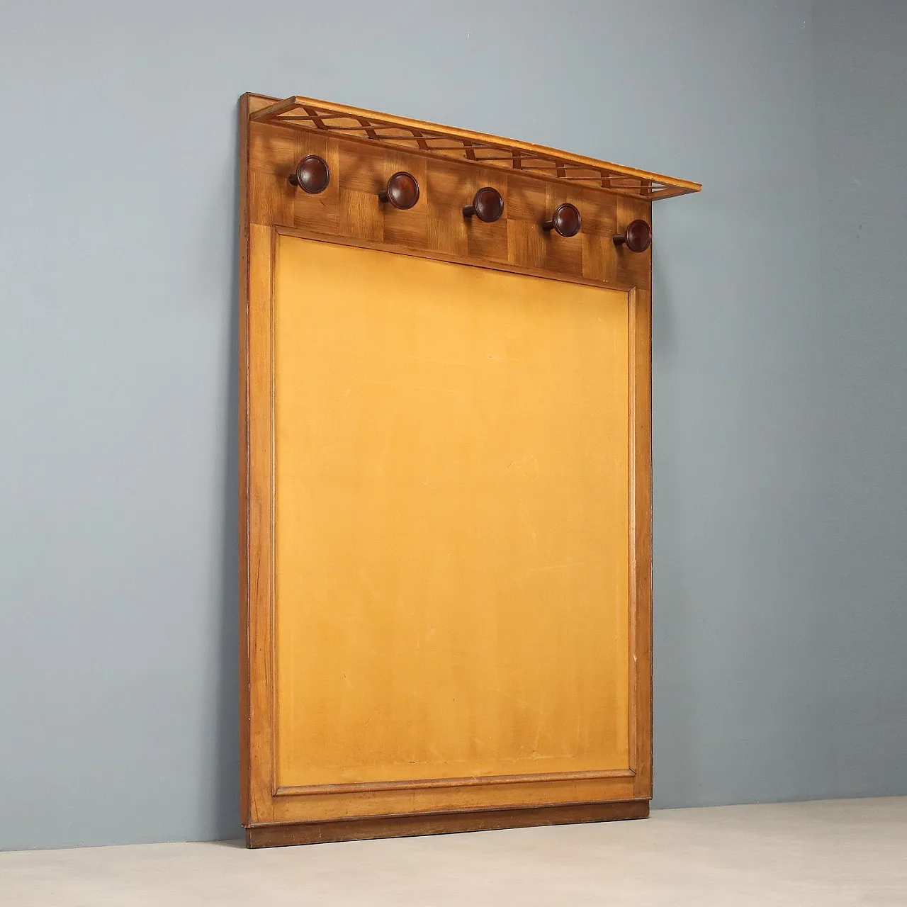 Appendiabiti con cappelliera e struttura in rovere e tessuto, '900 1