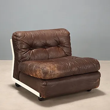 Poltrona Amanta in plastica, espanso e pelle, '900