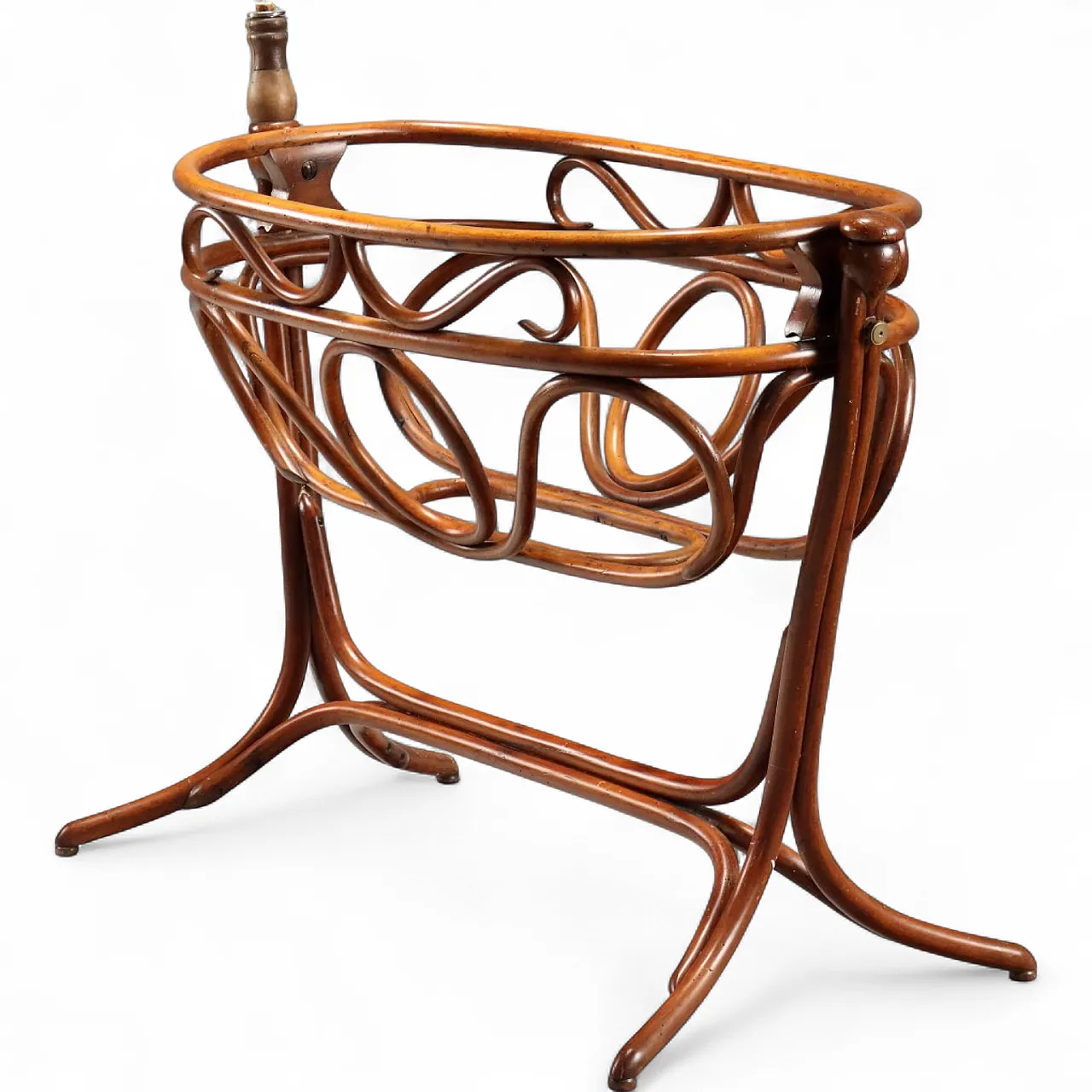 Culla a dondolo in faggio tinto noce in stile Thonet, primo '900 11