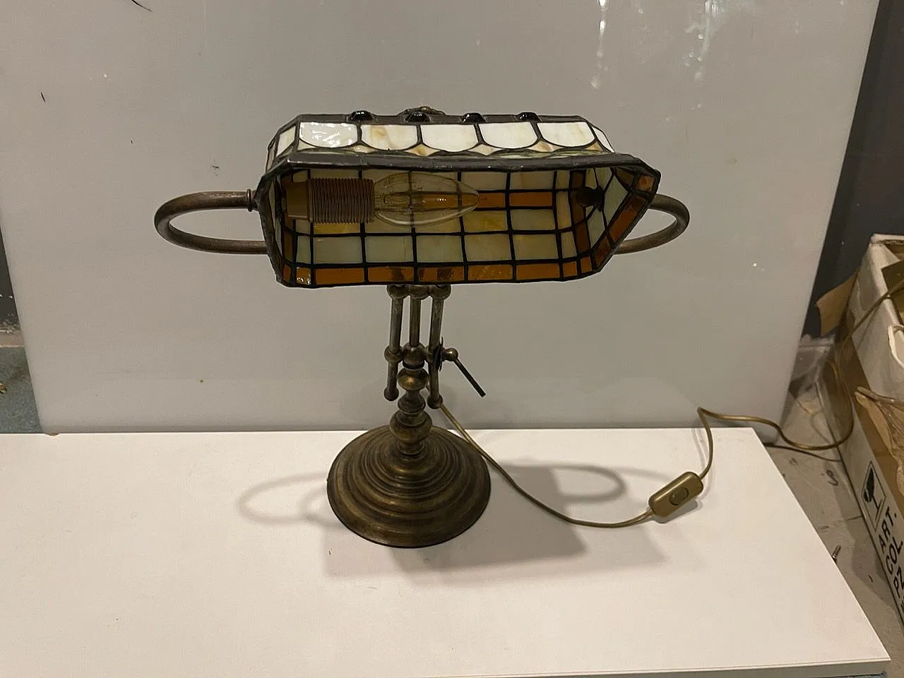 Tiffany desk lamp in bronze, 1970s 5