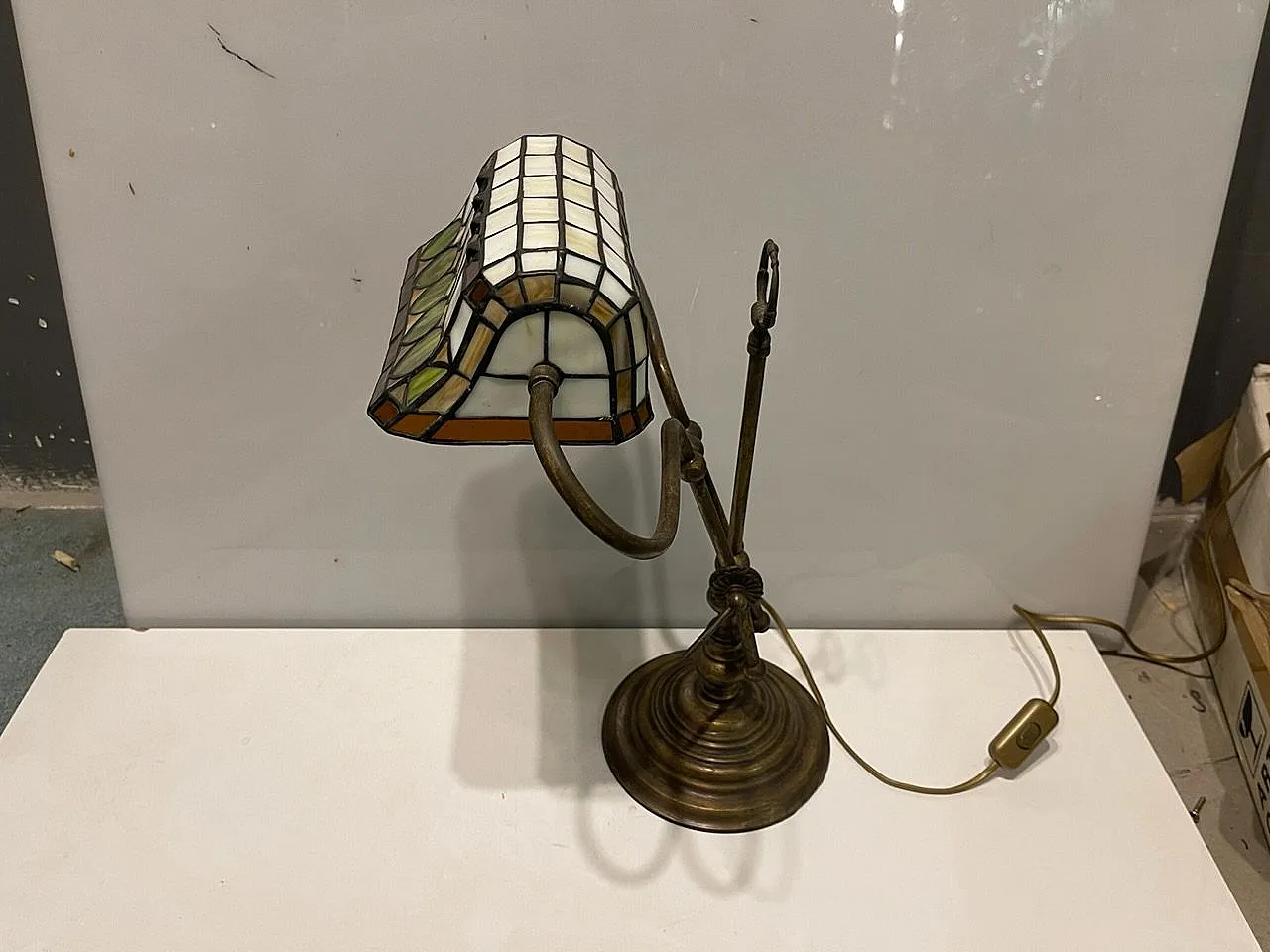 Tiffany desk lamp in bronze, 1970s 9