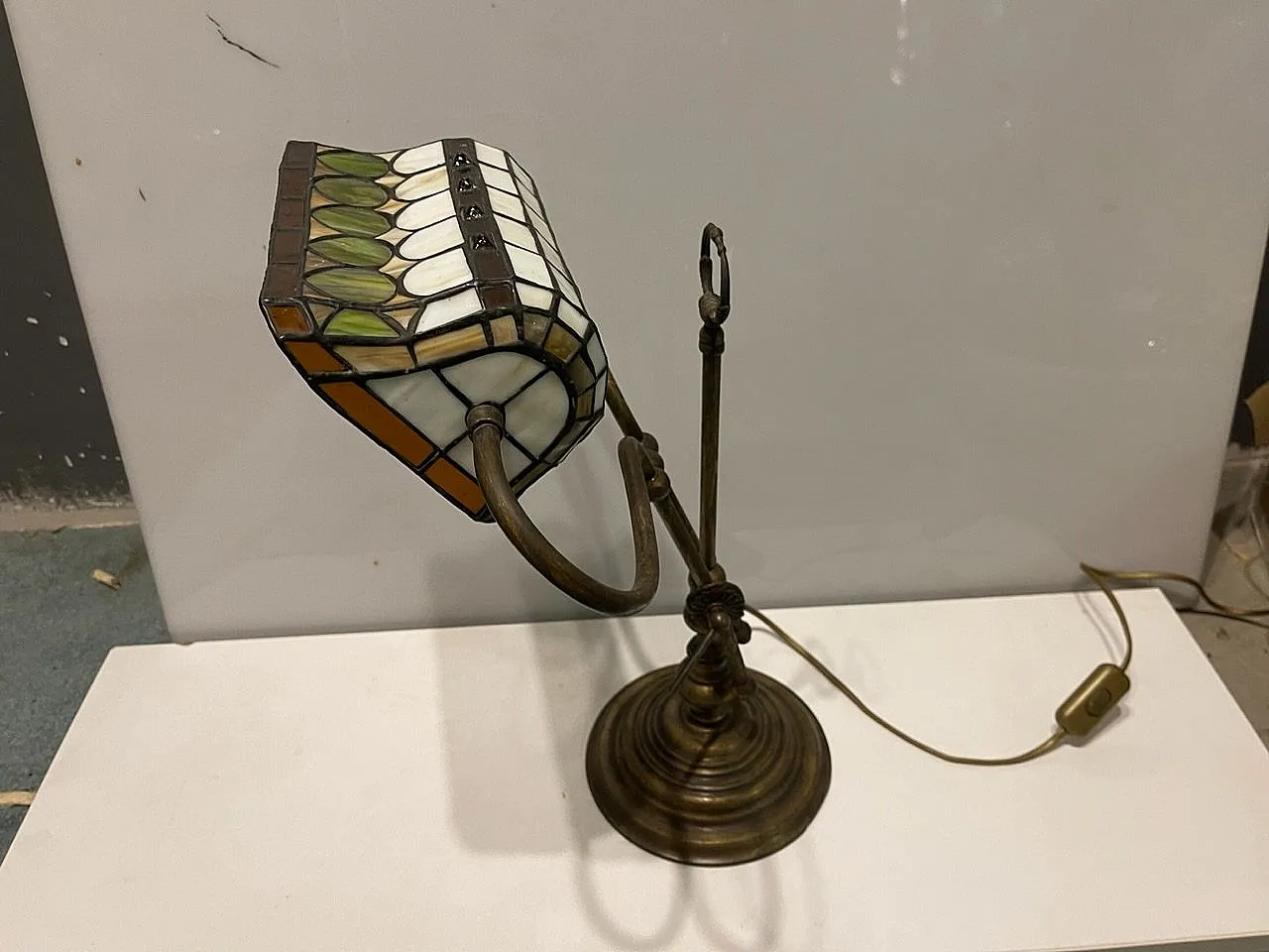 Tiffany desk lamp in bronze, 1970s 11