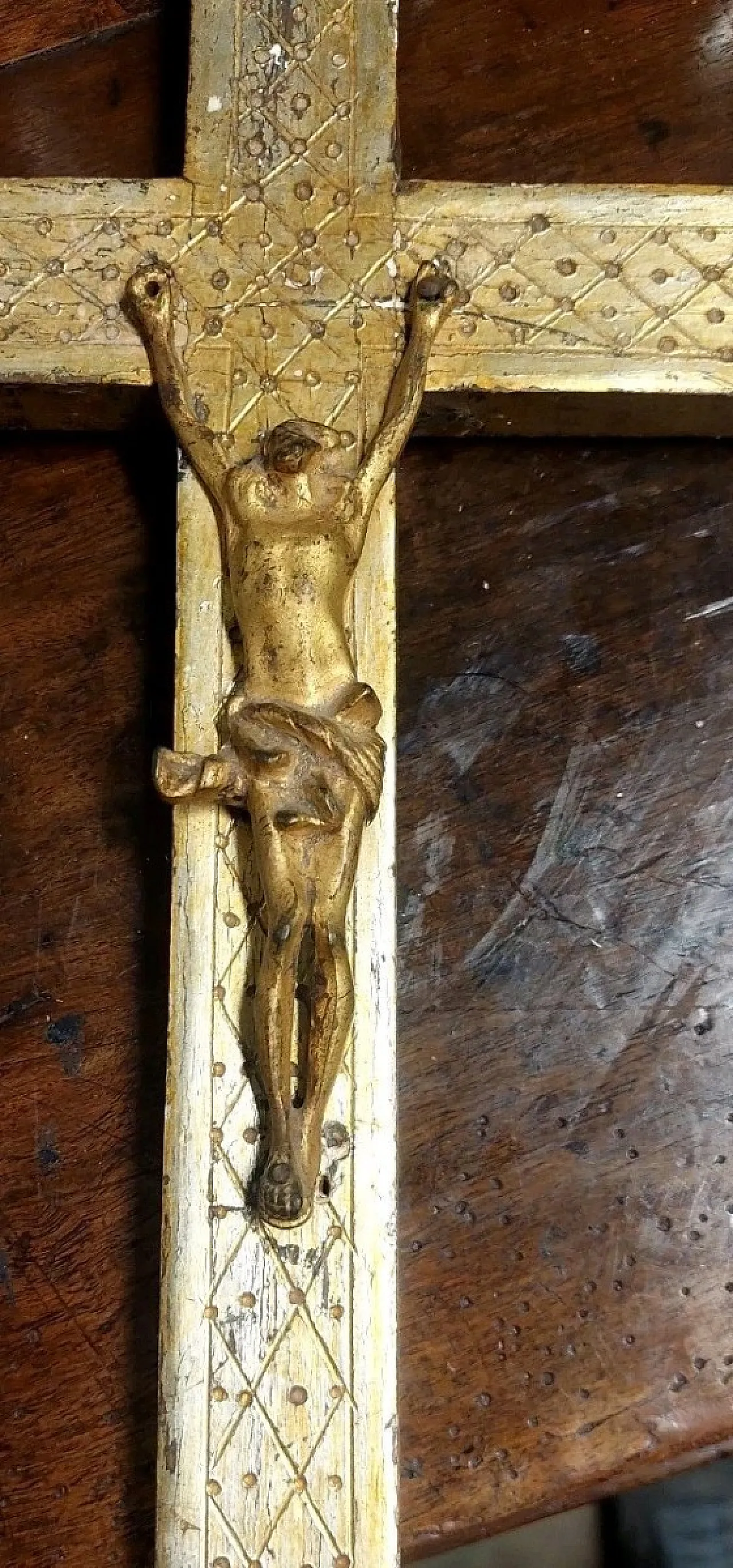Cross with Christ carved in gilded wood, 18th century 2