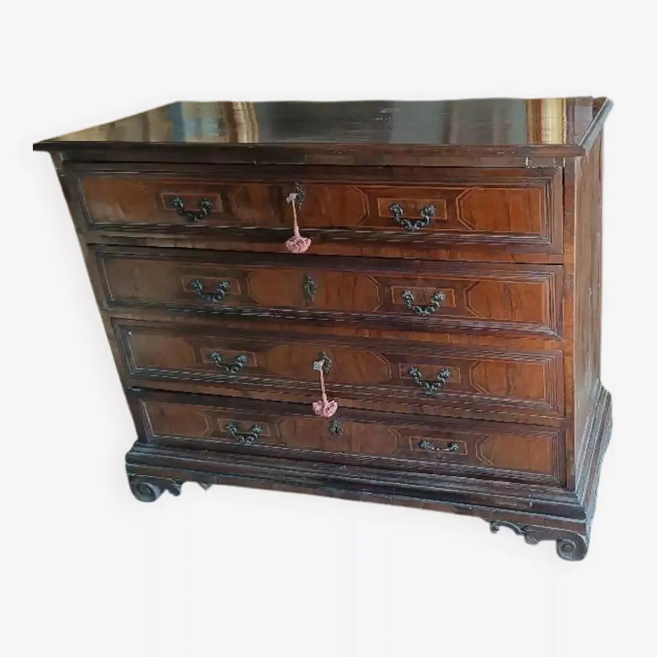 Inlaid wooden chest of drawers, 17th century 1
