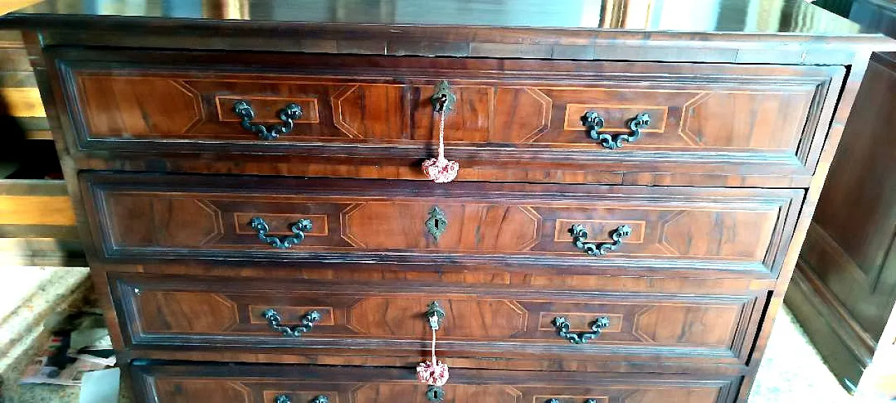 Inlaid wooden chest of drawers, 17th century 3
