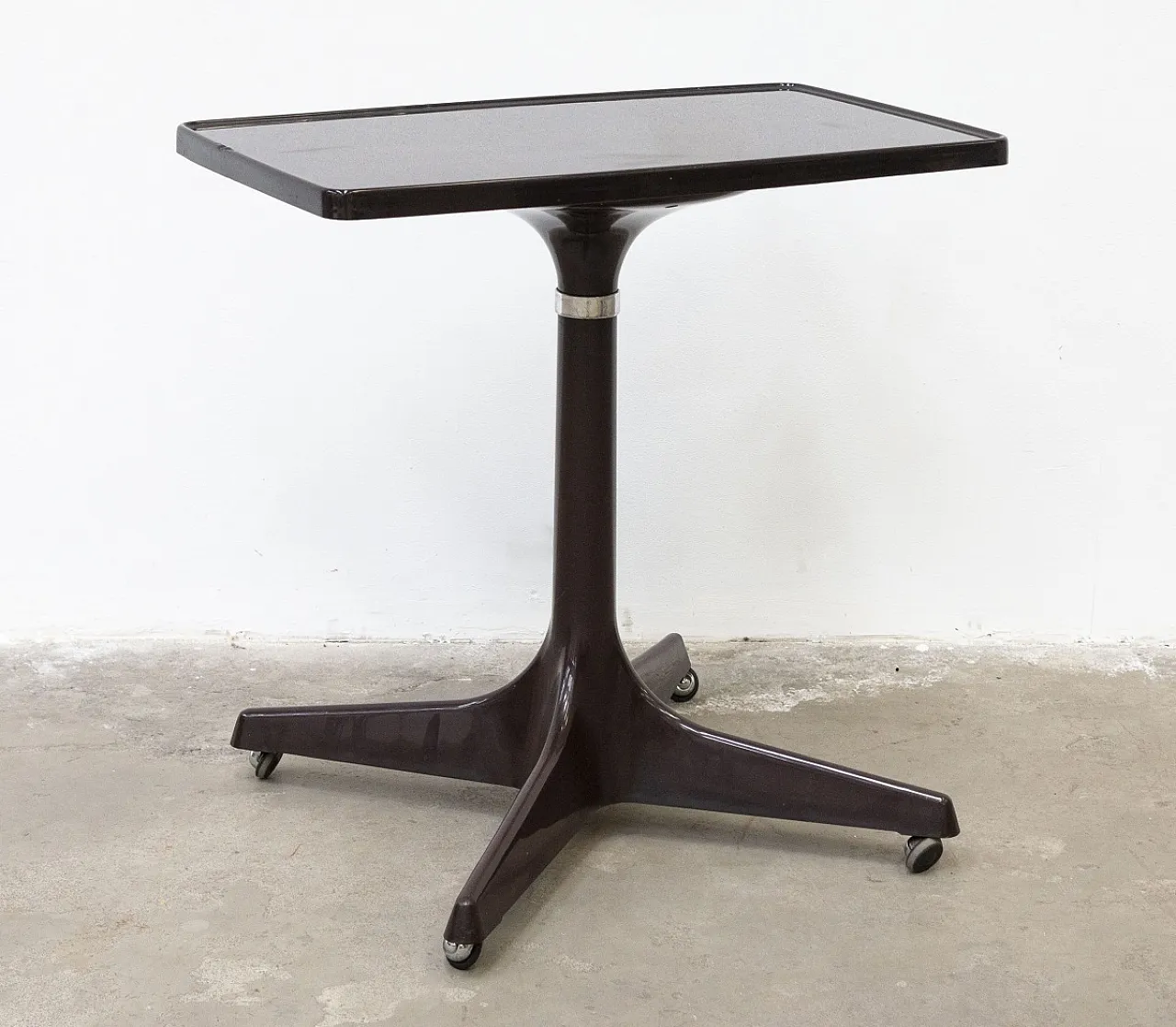 Tavolino con ruote Kastilia in plastica e legno, anni '70 2