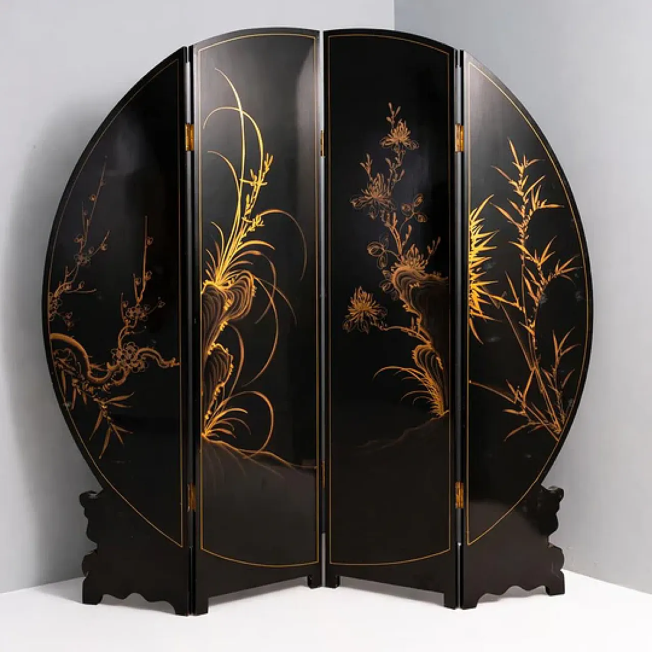 Export lacquer and mother-of-pearl folding screen, mid-20th century 6