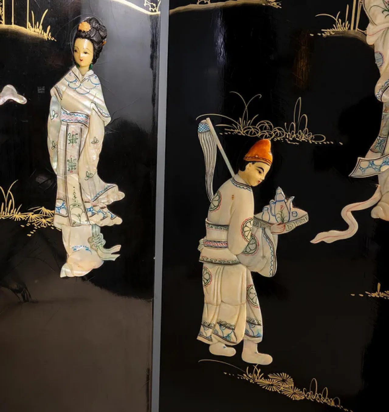 Export lacquer and mother-of-pearl folding screen, mid-20th century 11