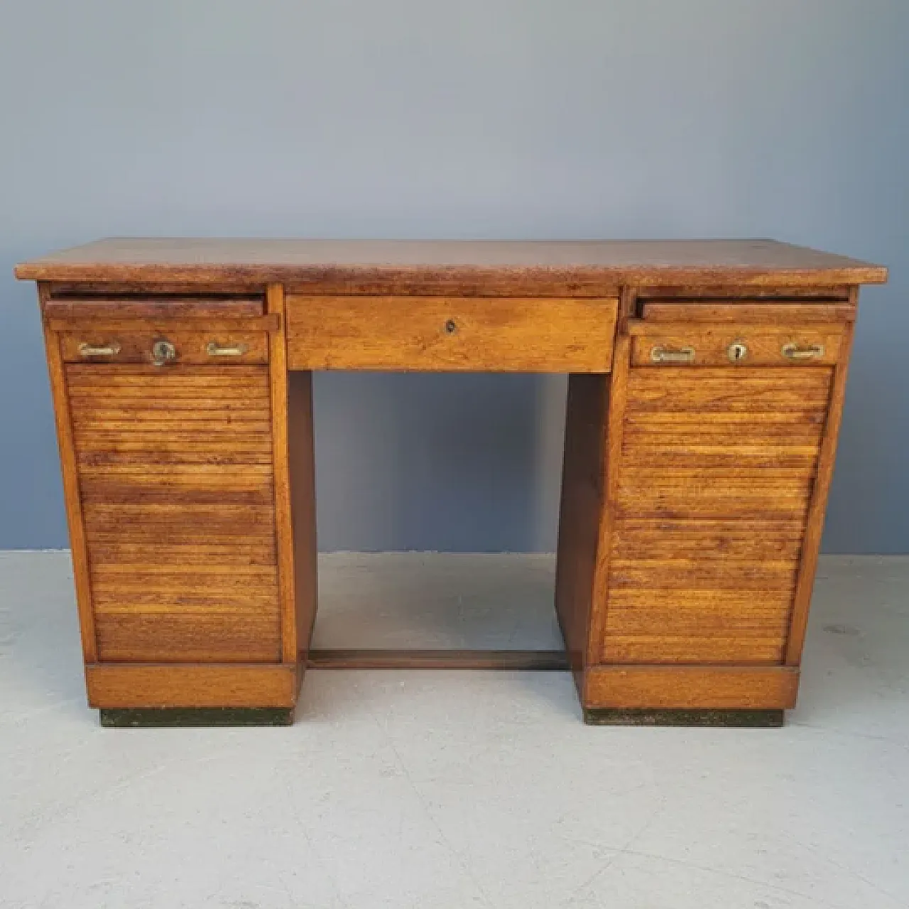 Scrivania con ante a rullo in rovere, anni '30 2