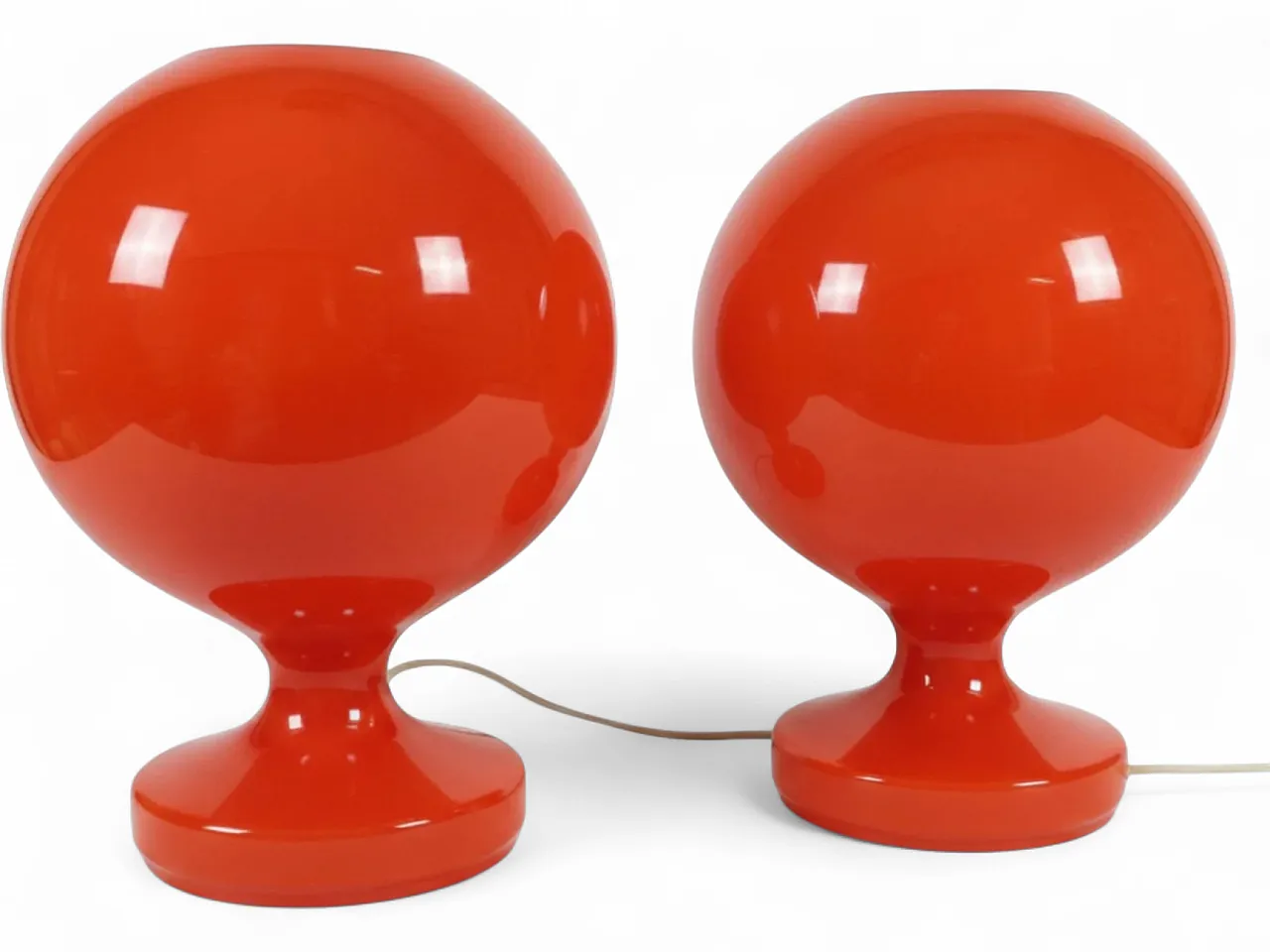 Coppia di lampade da tavolo in vetro opalino per Jihlava, anni '60 6