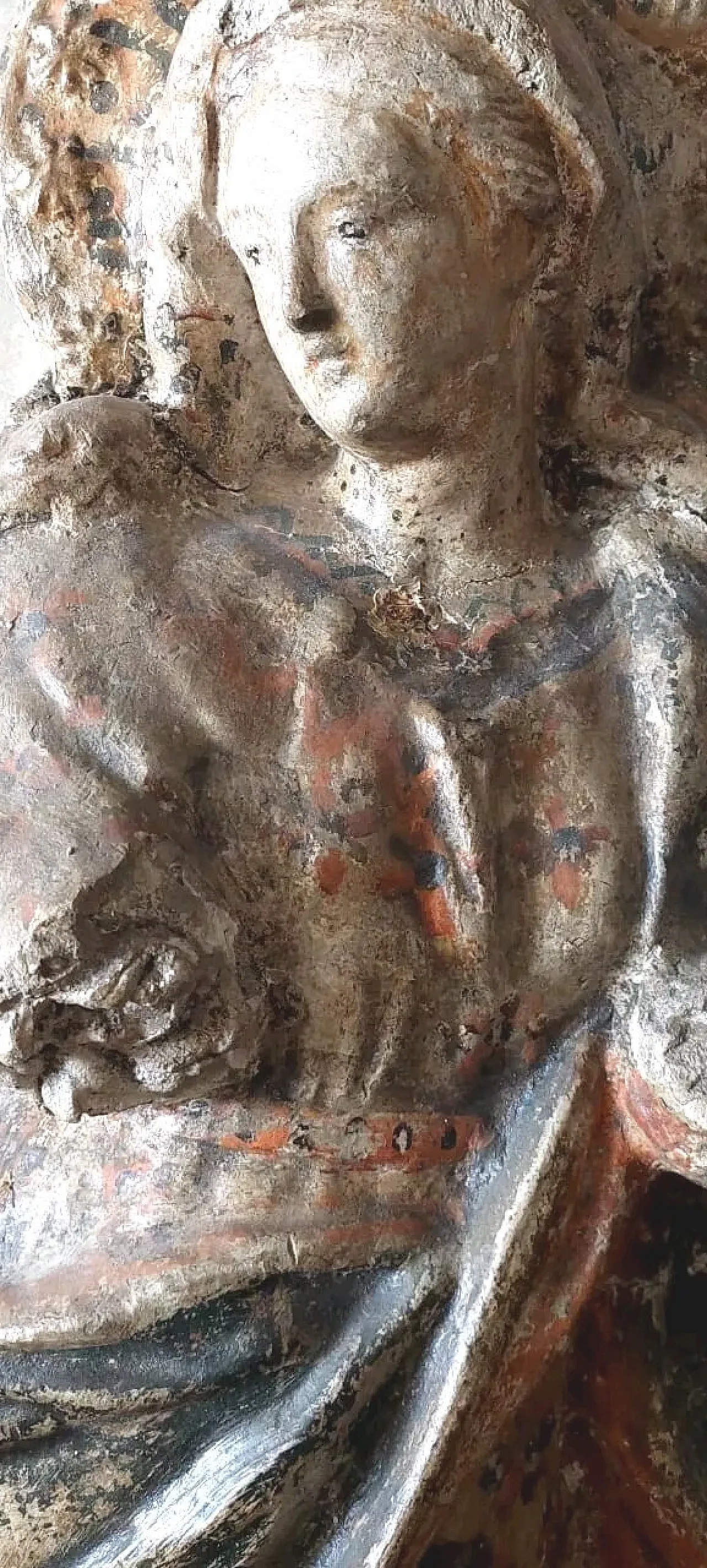 Madonna in high relief in stucco and papier-mâché, early 18th century 8