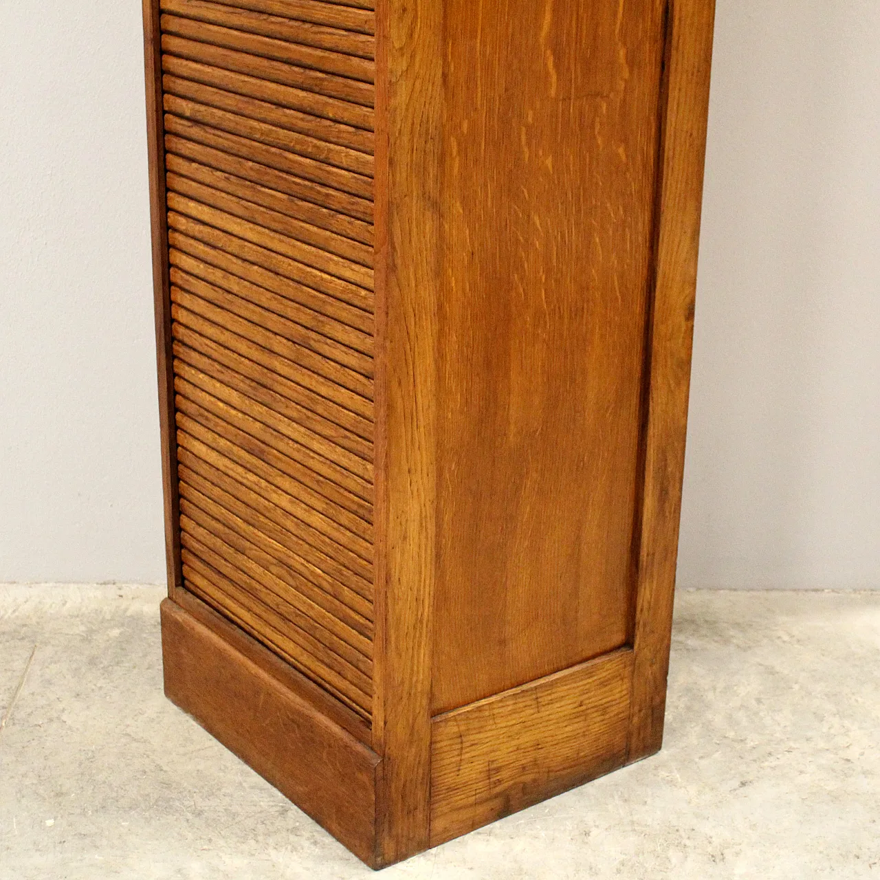 Filing cabinet with oak archive filing shutter, early 1900s 11
