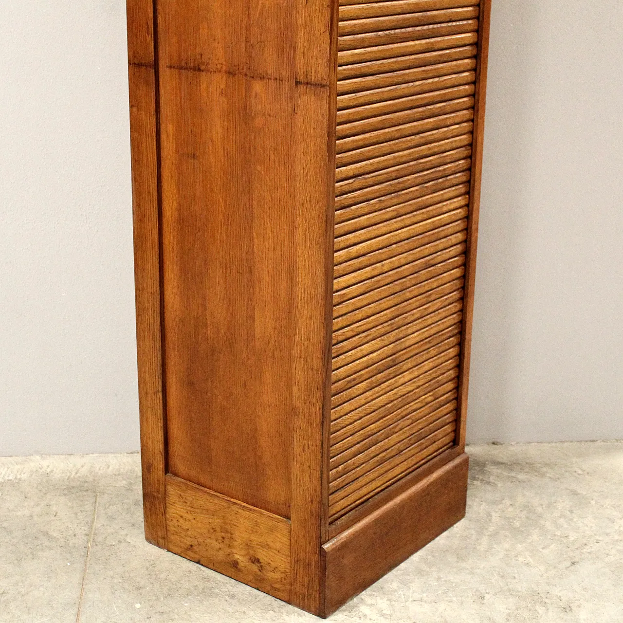 Filing cabinet with oak archive filing shutter, early 1900s 12