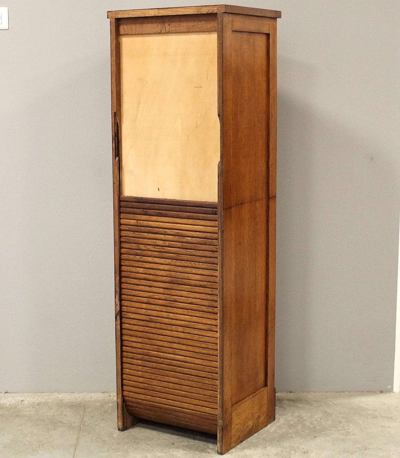 Filing cabinet with oak archive filing shutter, early 1900s 14